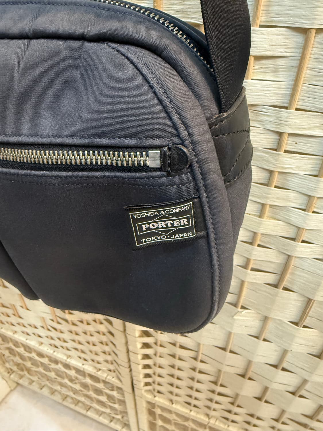 정품 요시다포터 라운드 미니 크로스백 팝니다 상품이미지2