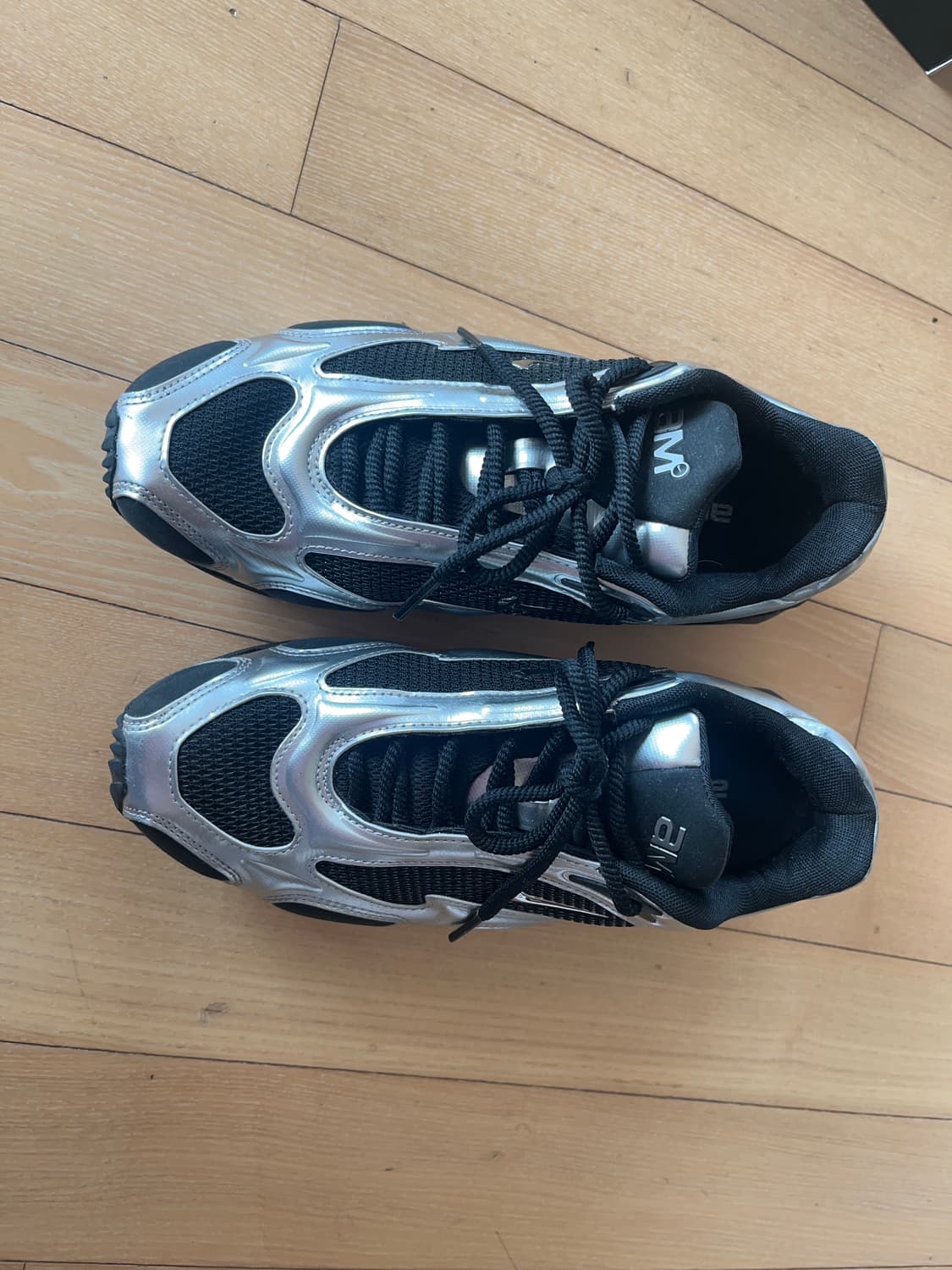 235 나이키 에어 맥스 뮤즈 W - 블랙:메탈릭 실버 상품이미지2