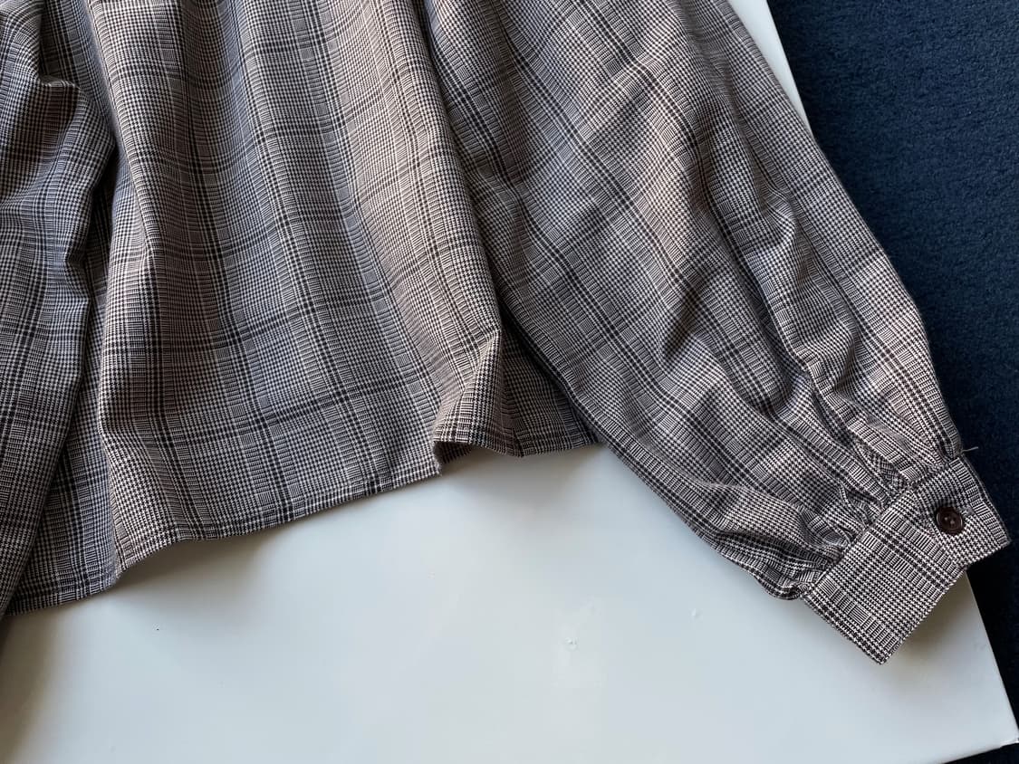 Shirred neck L/S blouse 상품이미지2