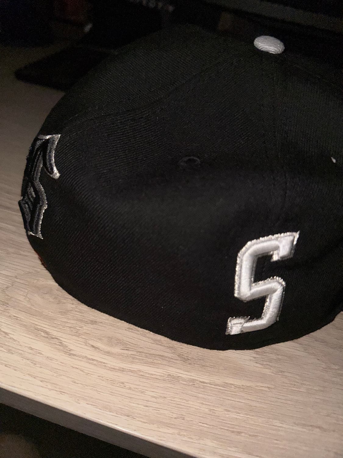 슈프림 멀티 S 로고 뉴에라 블랙 상품이미지2