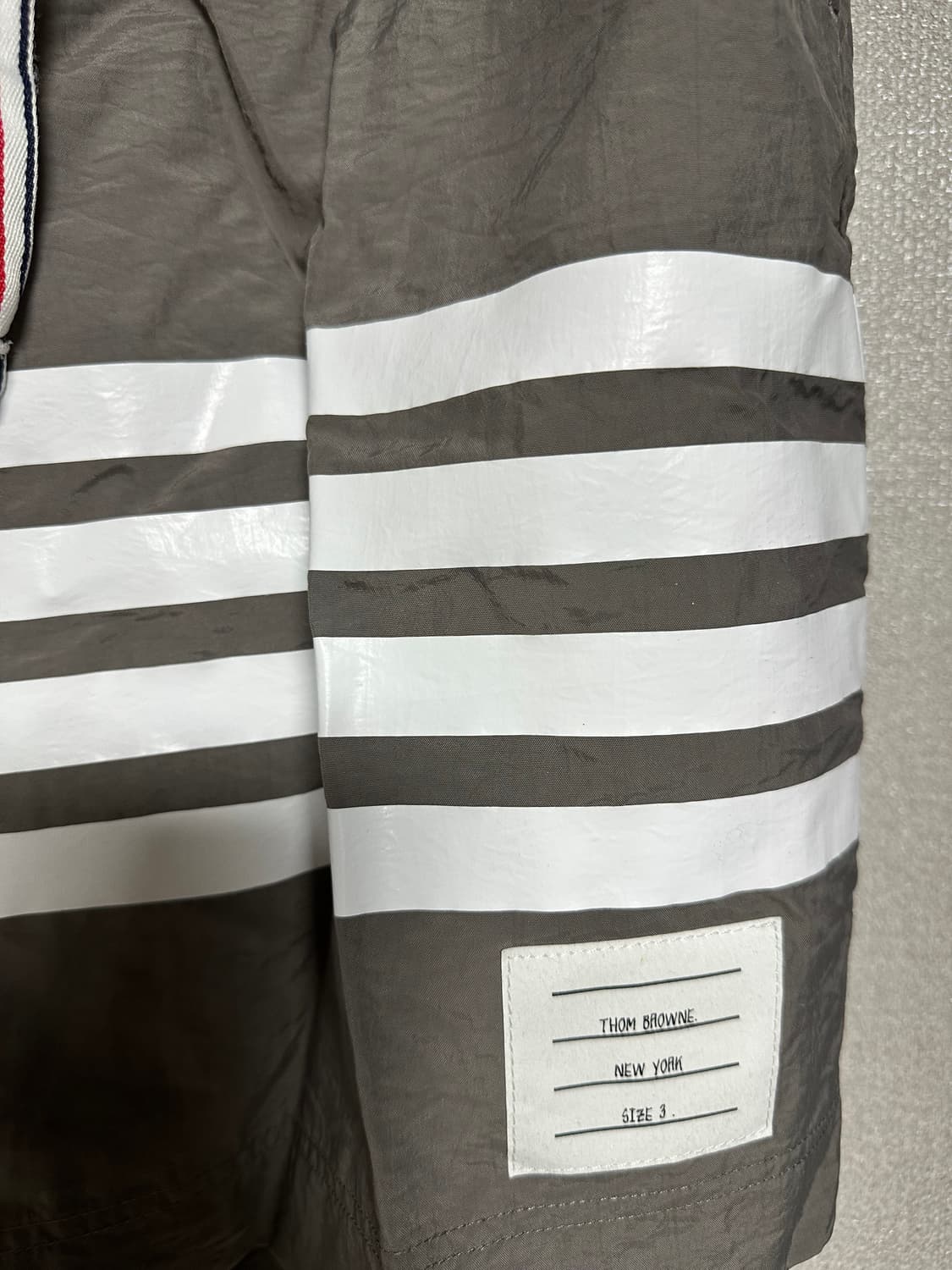 톰브라운 4선 그레이 스윔팬츠 사이즈 3 상품이미지3