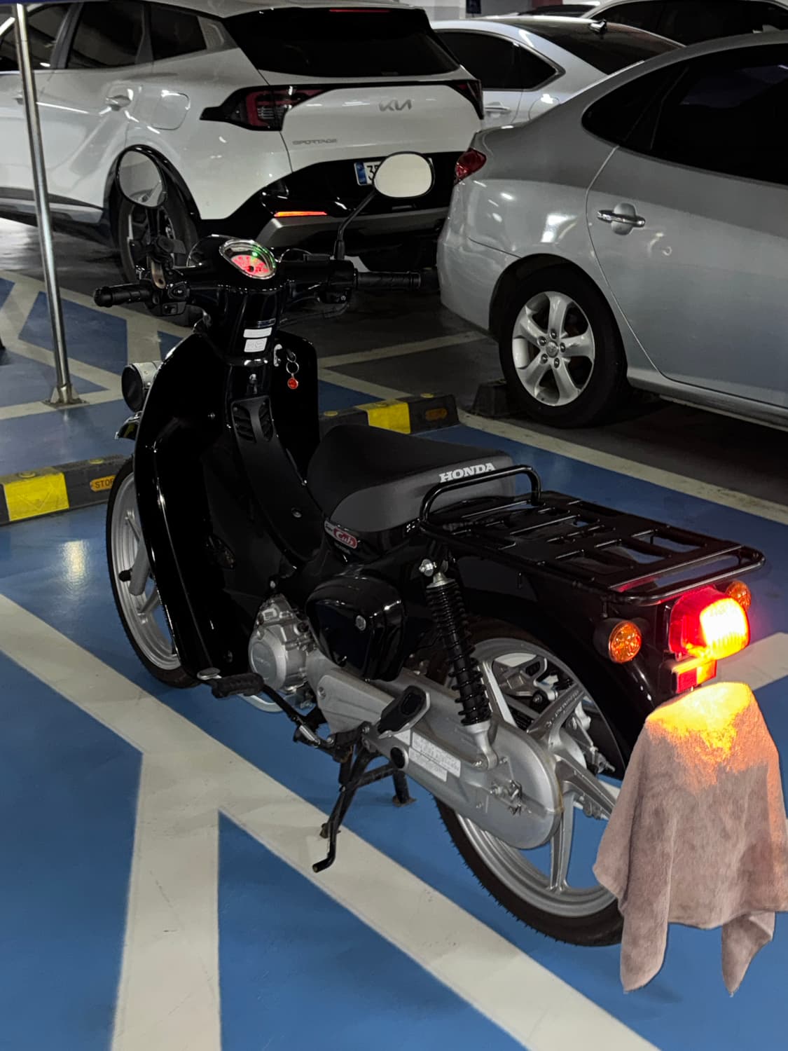 혼다 슈퍼커브110 블랙 23년식 16xxkm 상품이미지2