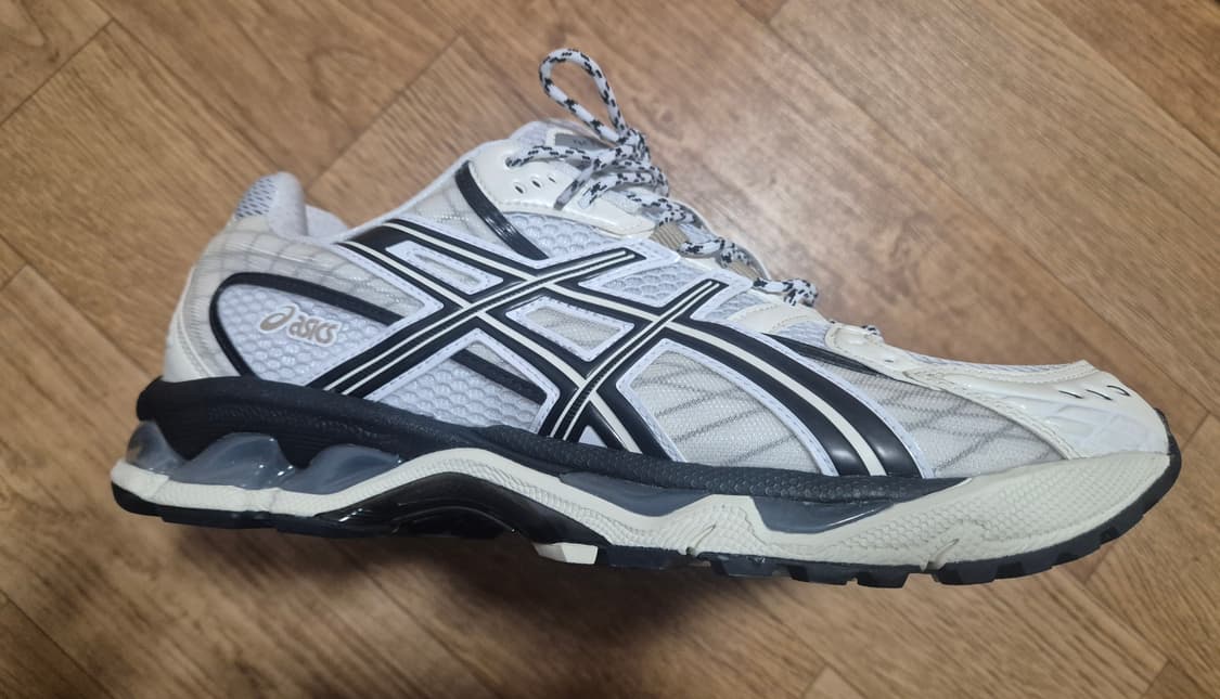 아식스 젤 님버스 10.1 화이트 아이보리 상품이미지1