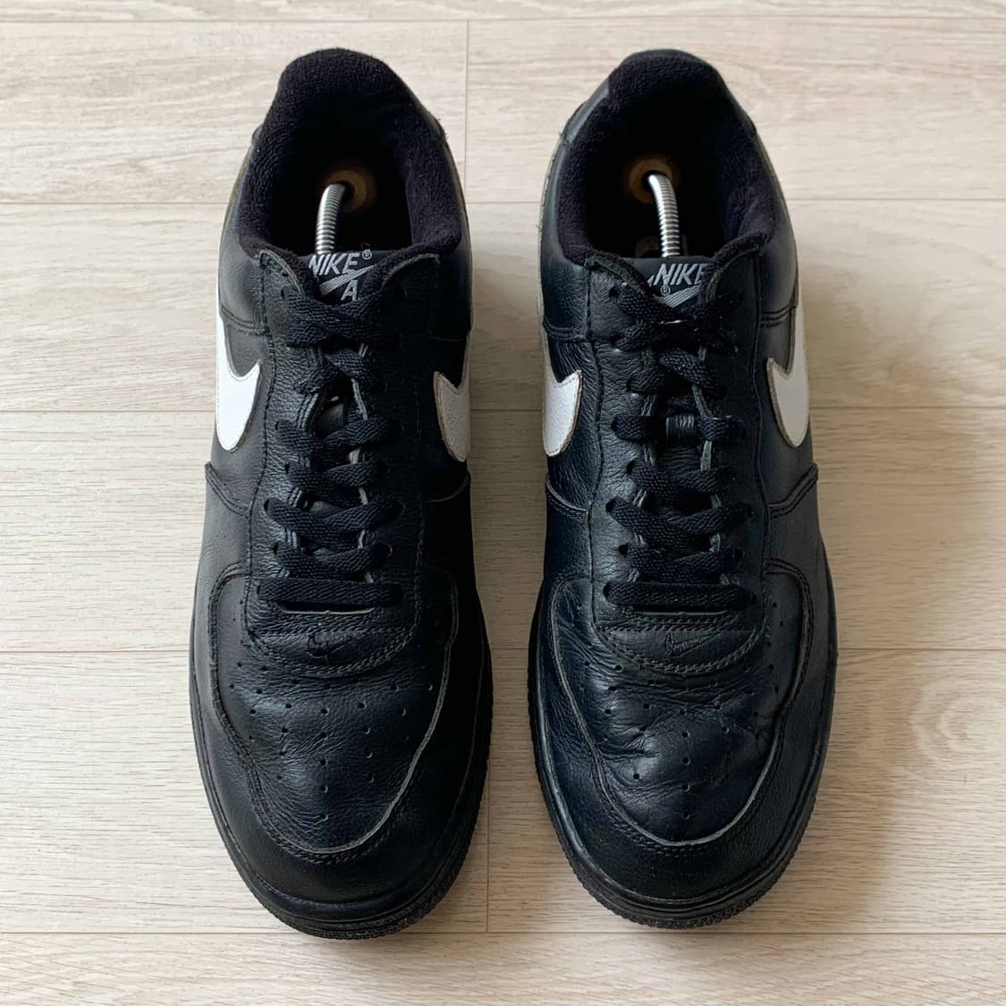 나이키 에어포스1 로우 검흰 상품이미지4