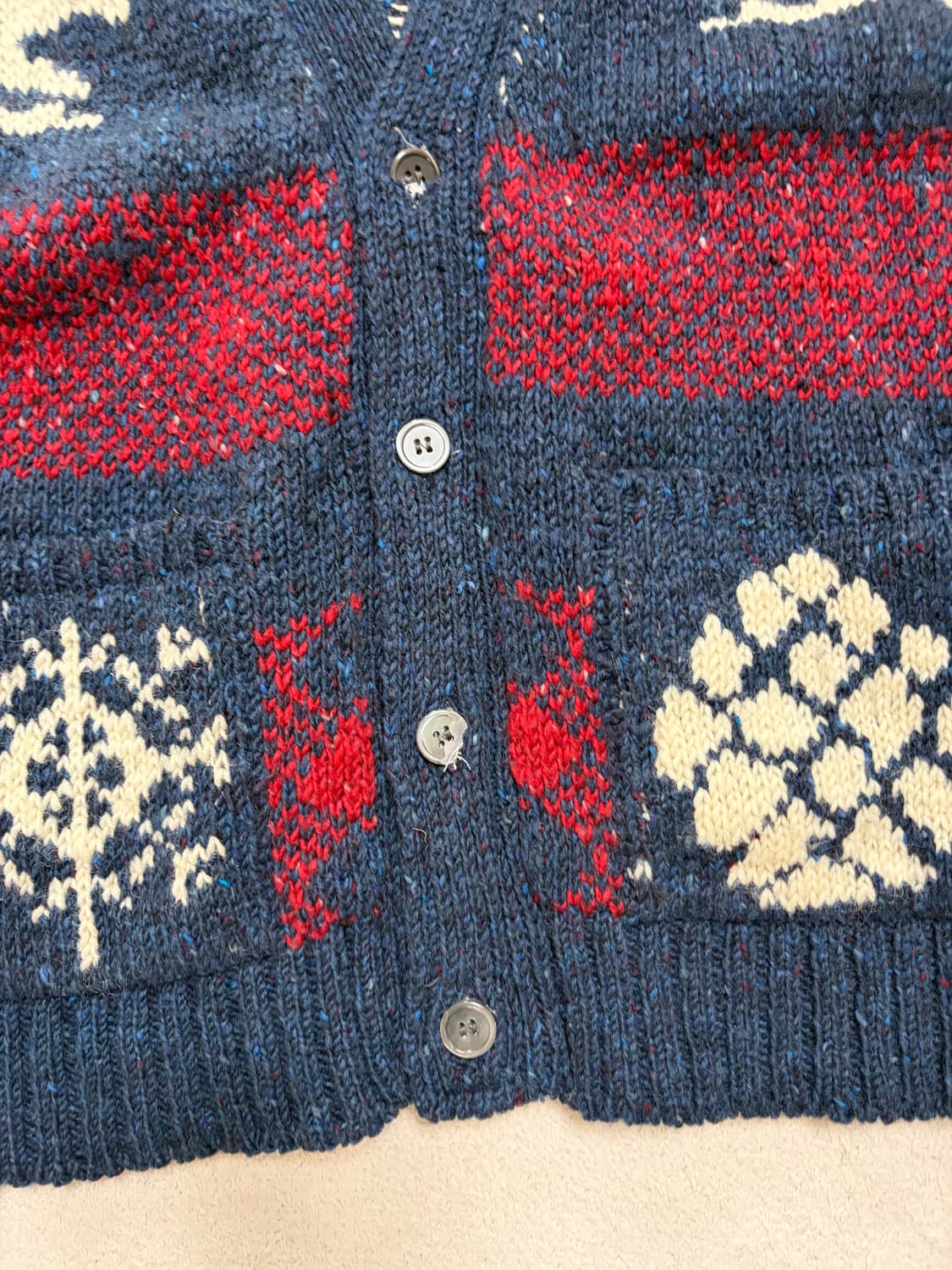 [3] 톰브라운 페어아일 애니멀 가디건 (네이비/레드) 상품이미지3