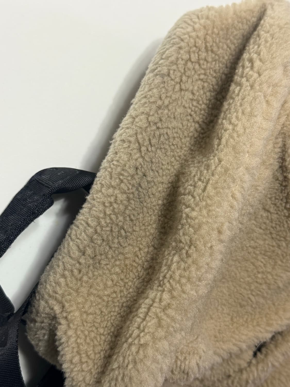 베이프 베이비마일로 미니 퍼 백팩 베이지 상품이미지4