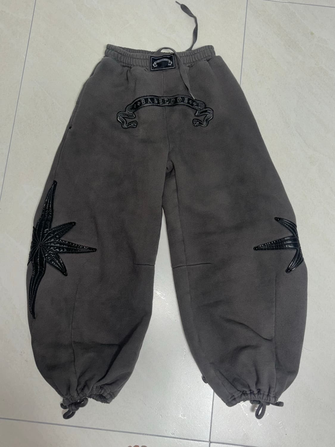 (xxs) 배드블러드 코스모 패치 2 Way 커브드 조거 트라우져 상품이미지2