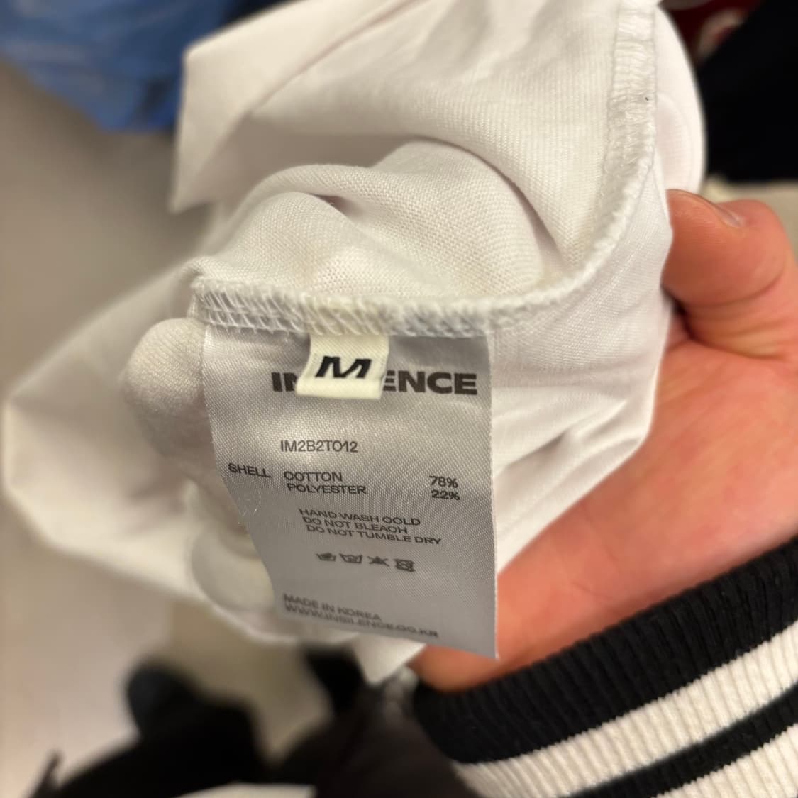 인사일런스 스티치 화이트 반팔티 상품이미지6