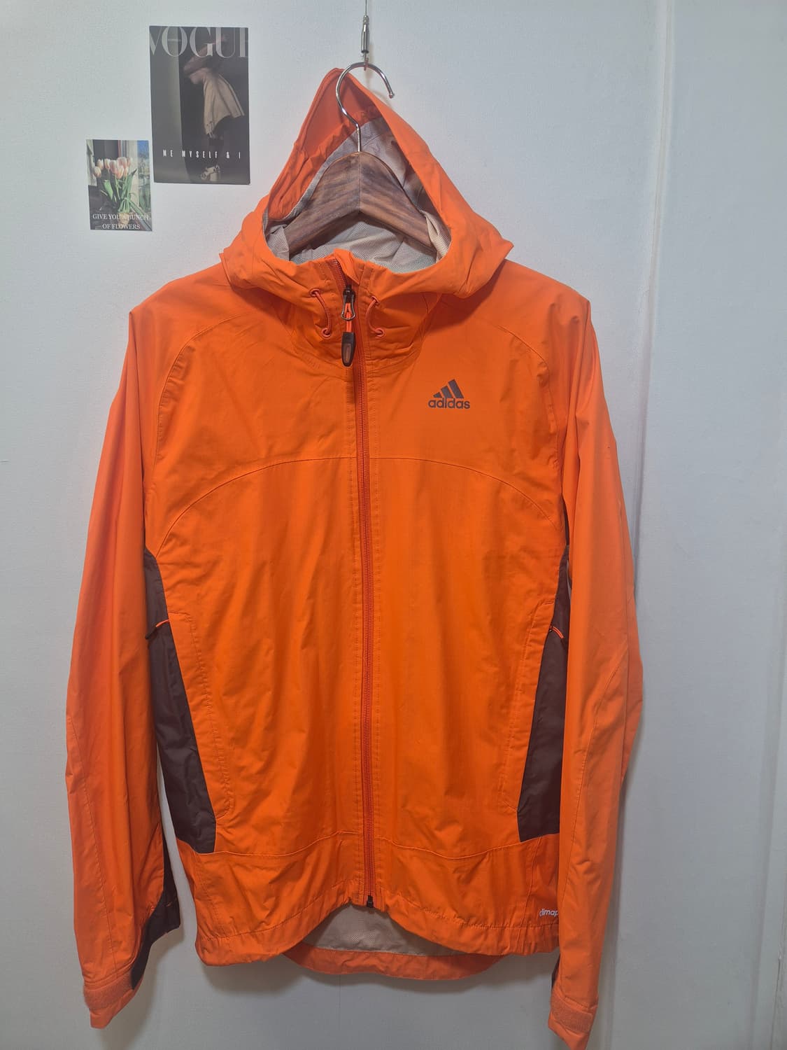 아디다스 오렌지색 후드 집업  95
사이즈 실측  가슴 단면54   ,  상품이미지1