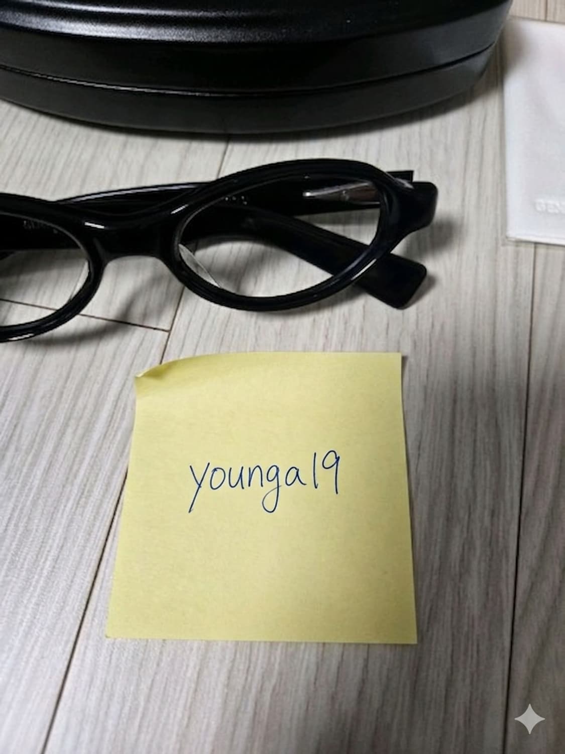 젠틀몬스터 오드01 블랙 새상품(렌즈x) 상품이미지3