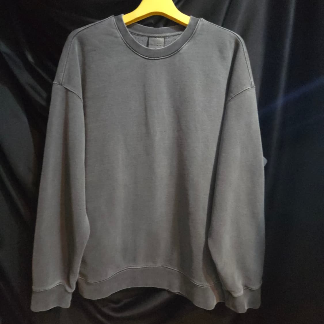 소버먼트 피그먼트맨투맨 상품이미지1