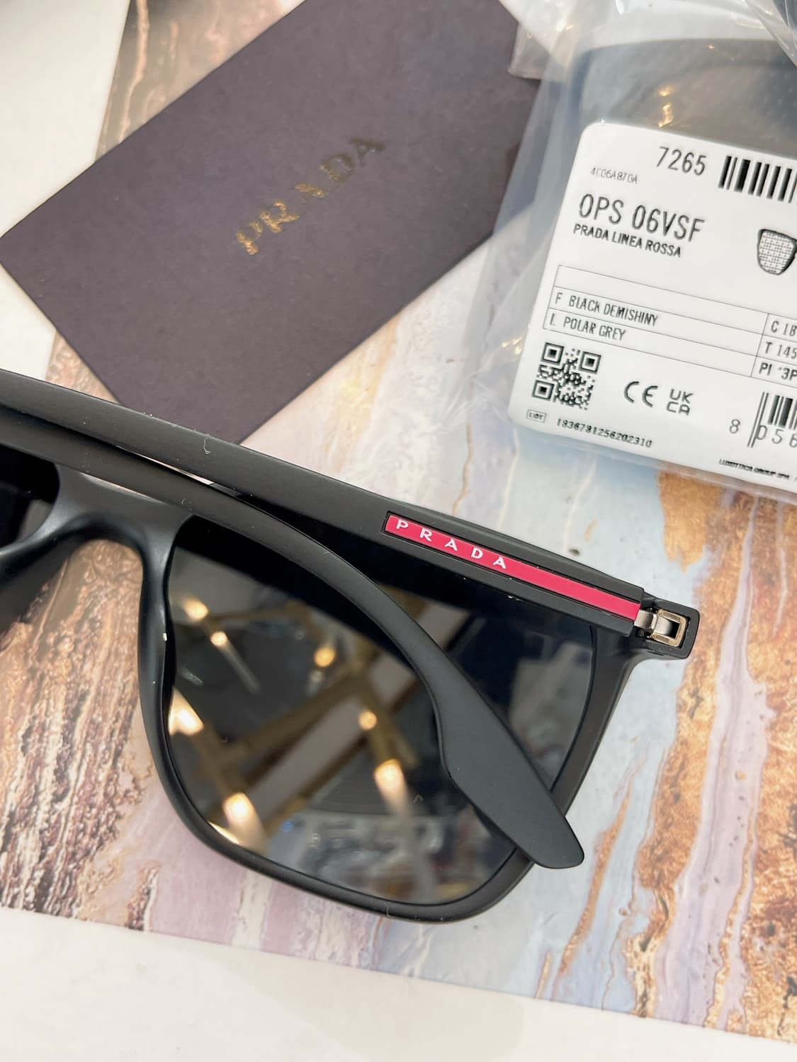 프라다 심볼 선글라스 슬레이트 그레이 렌즈 SPS 06V-F 상품이미지5