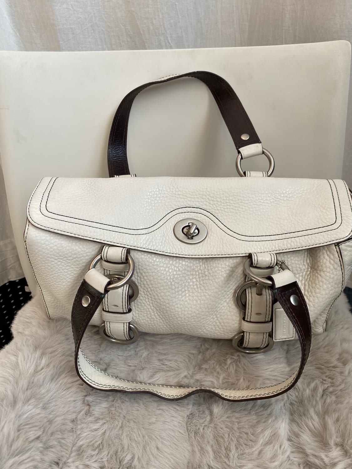 코치 화이트 그린스티치 토트백 상품이미지2