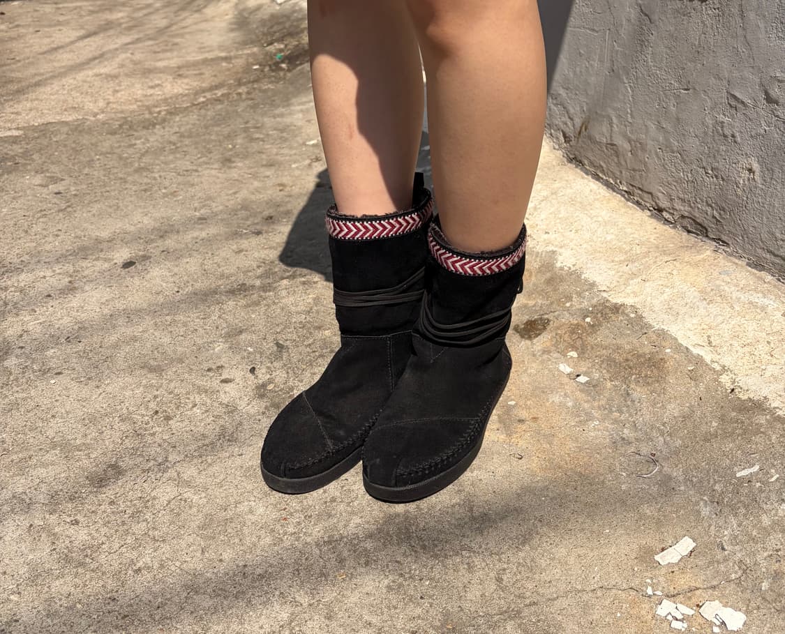 TOMS 네팔 블랙 스웨이드 미드 부츠 240 상품이미지1