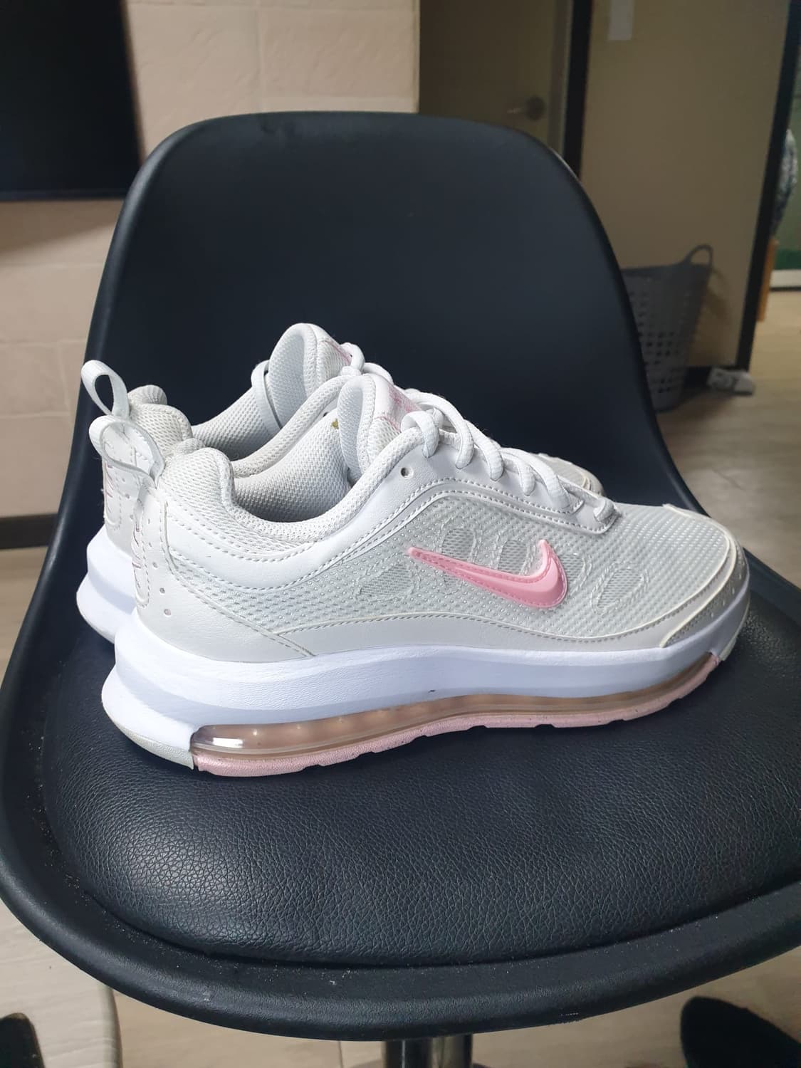 나이키 240 상품이미지3