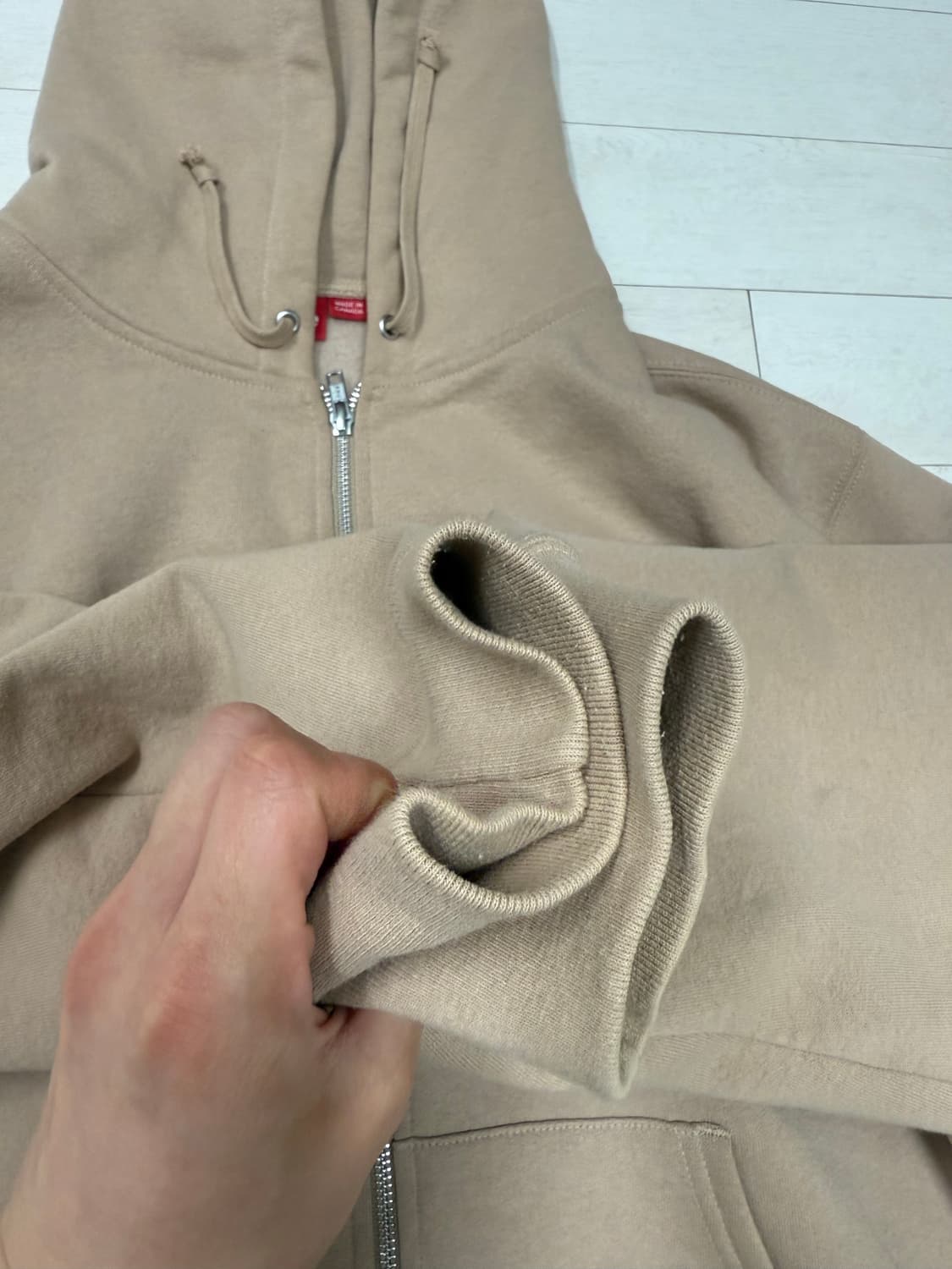 슈프림 스몰 박스 집업 후드 탄 M 사이즈  하자 없고 뜯김 없고 상태  상품이미지3