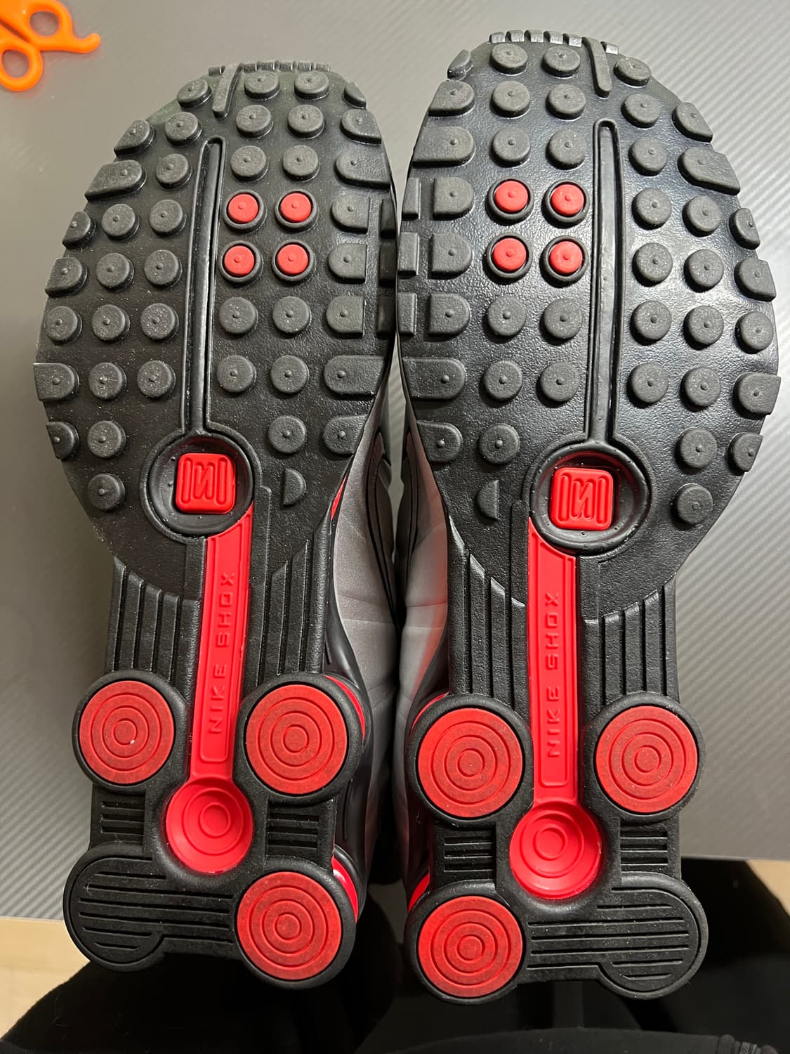 나이키 샥스 R4 메탈릭 실버 290 [새제품] 상품이미지4