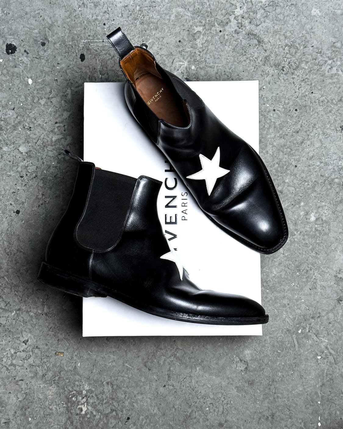 GIVENCHY – Rider Chelsea Star Boots 상품이미지1