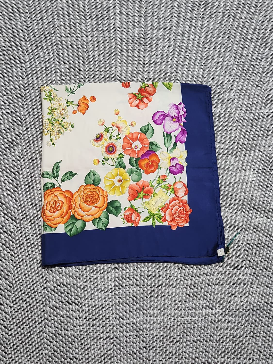 구찌 실크 스카프 상품이미지1