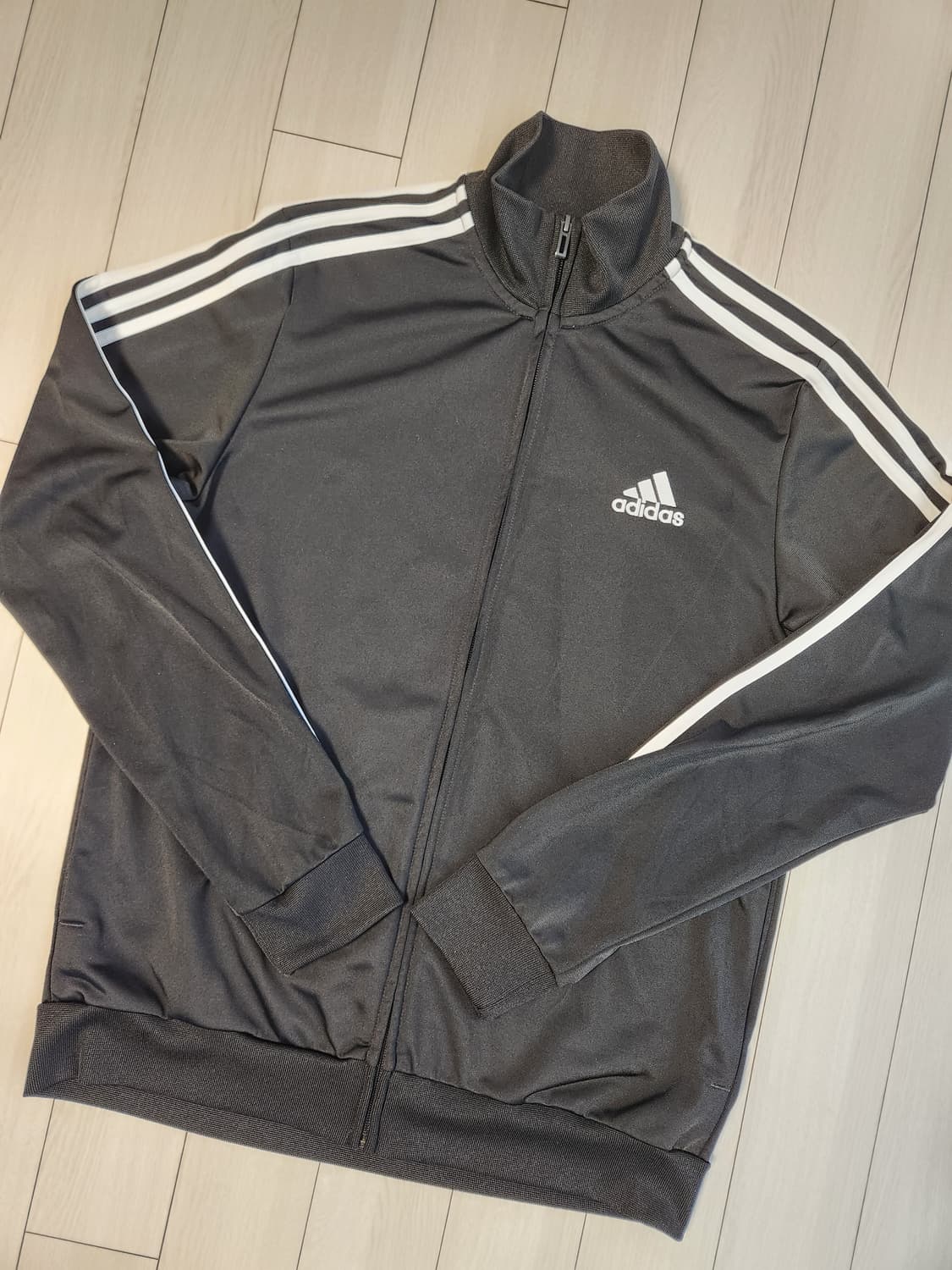 새상품급) 아디다스 에센셜 3S 트랙탑 집업 저지 GK9651 사이즈10 상품이미지1