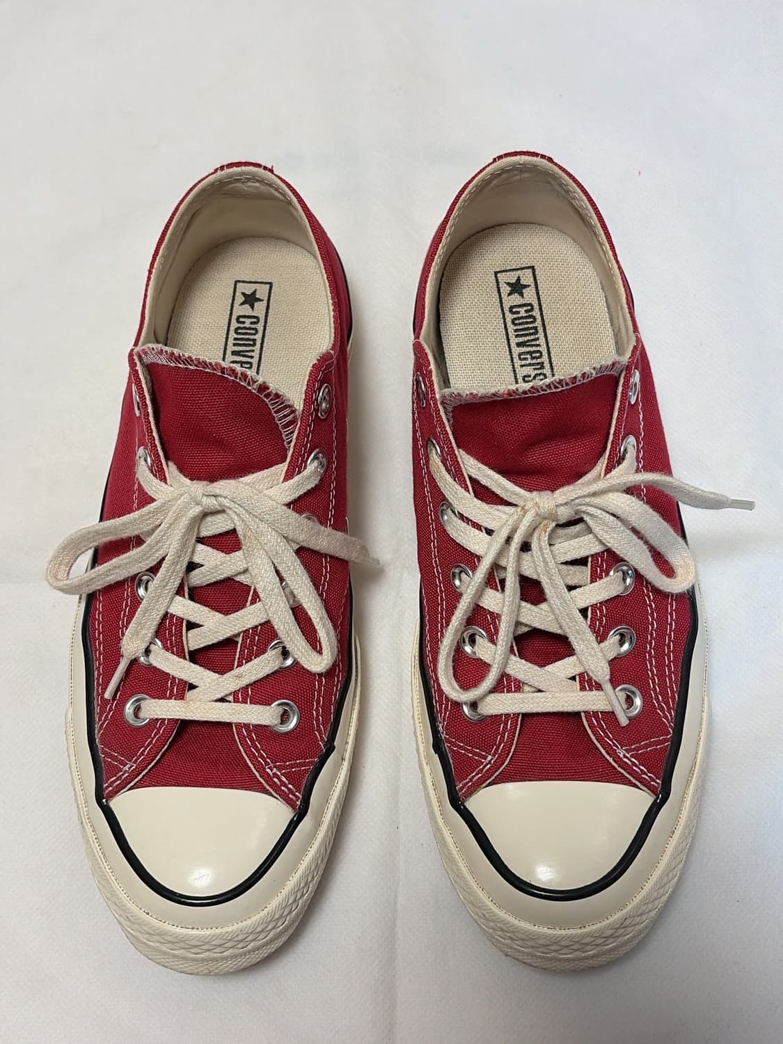 컨버스 척 70 로우 크림슨 255-260 사이즈 판매합니다. 상품이미지1