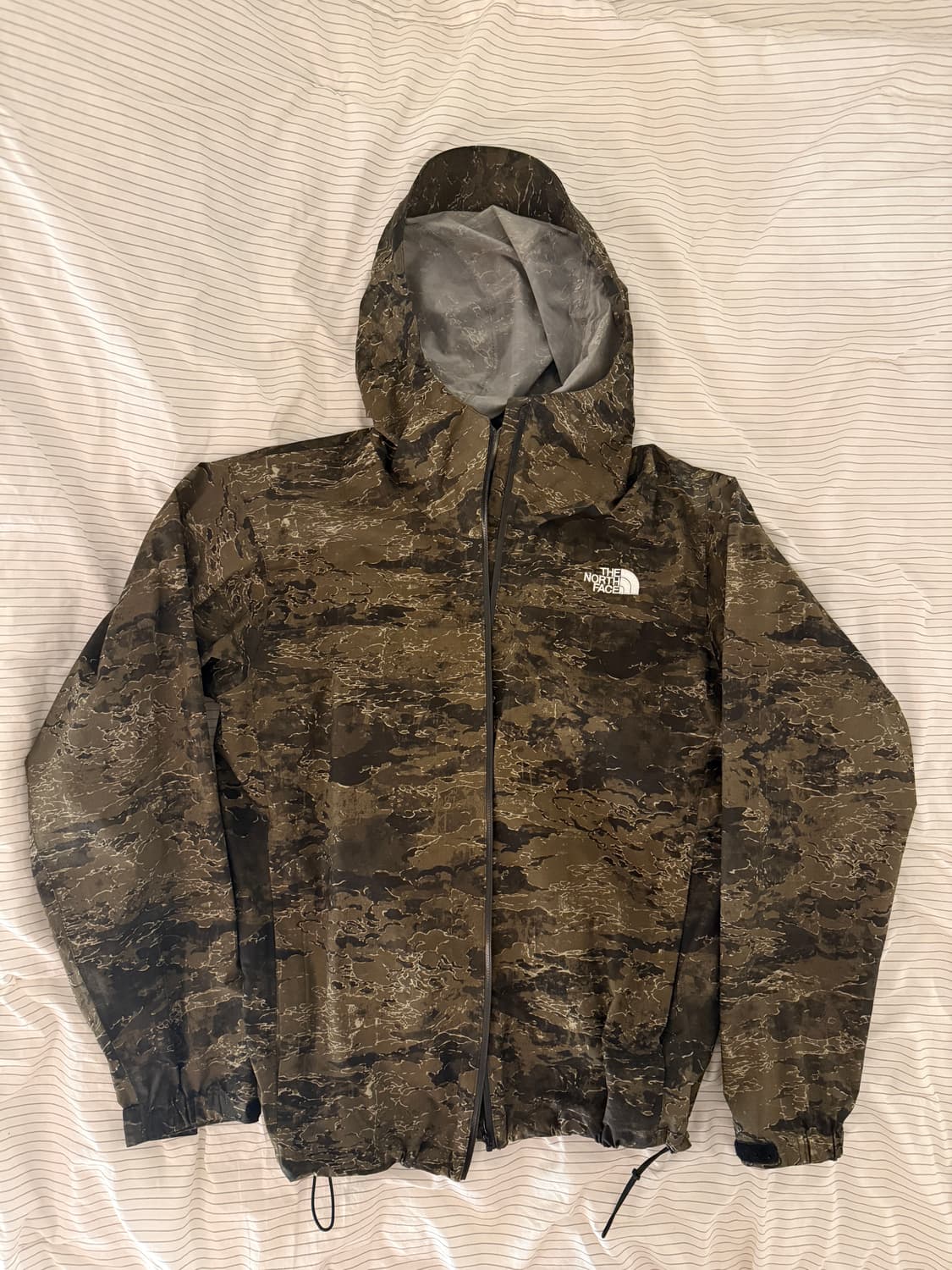 노스페이스 카모패턴 바람막이 상품이미지1