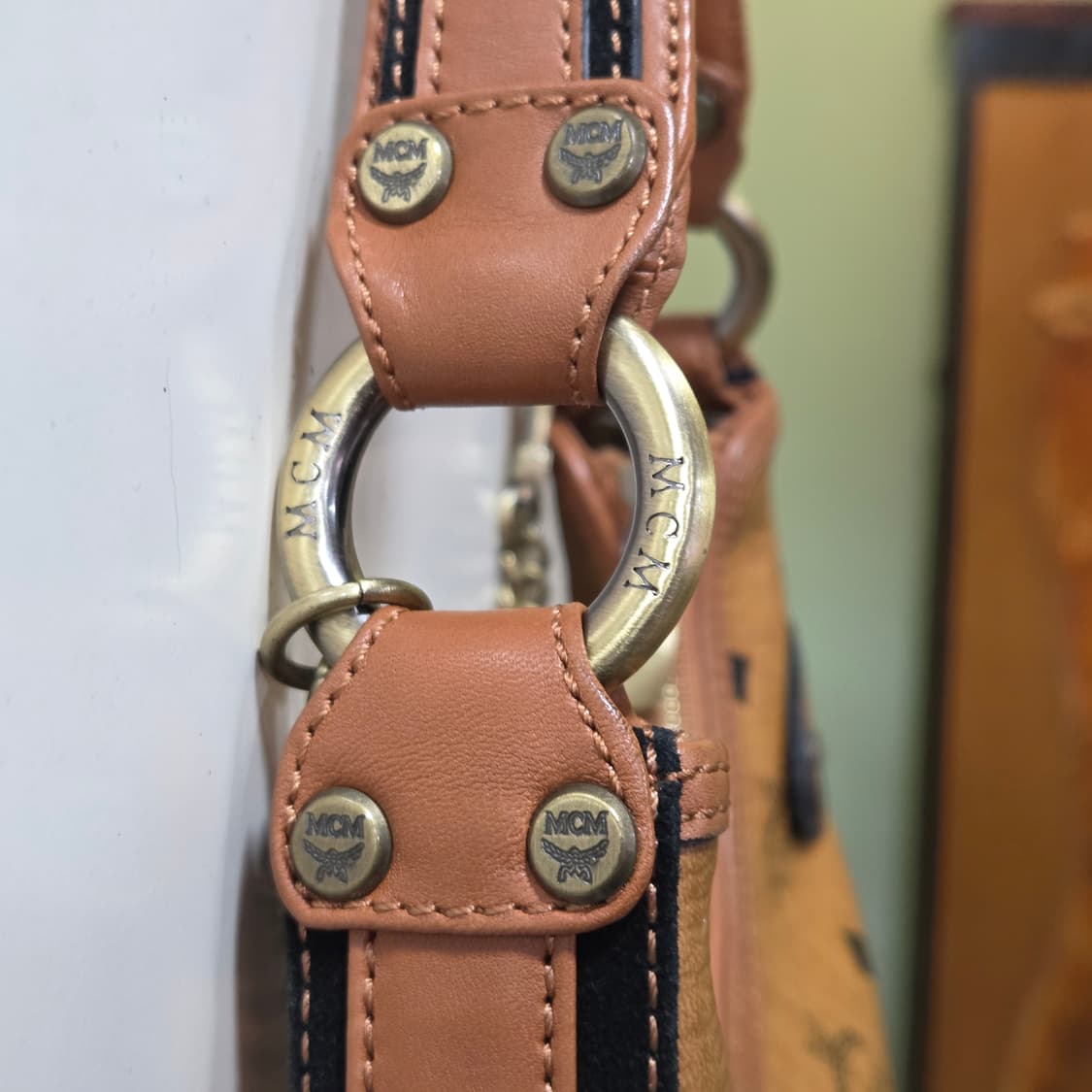 엠씨엠 비세토스 호보 숄더 상품이미지6