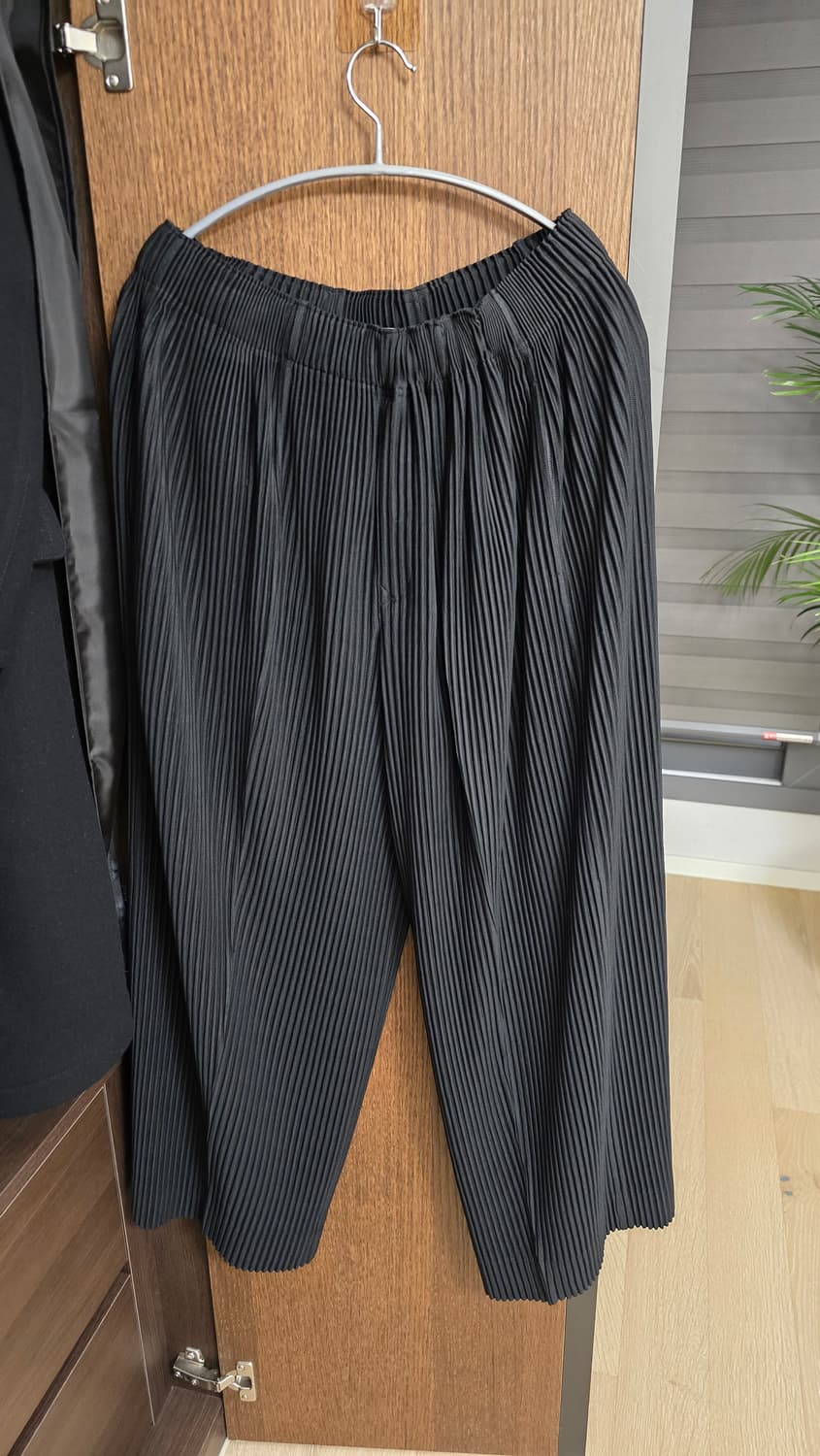 옴므플리세 와이드 팬츠 블랙 상품이미지1