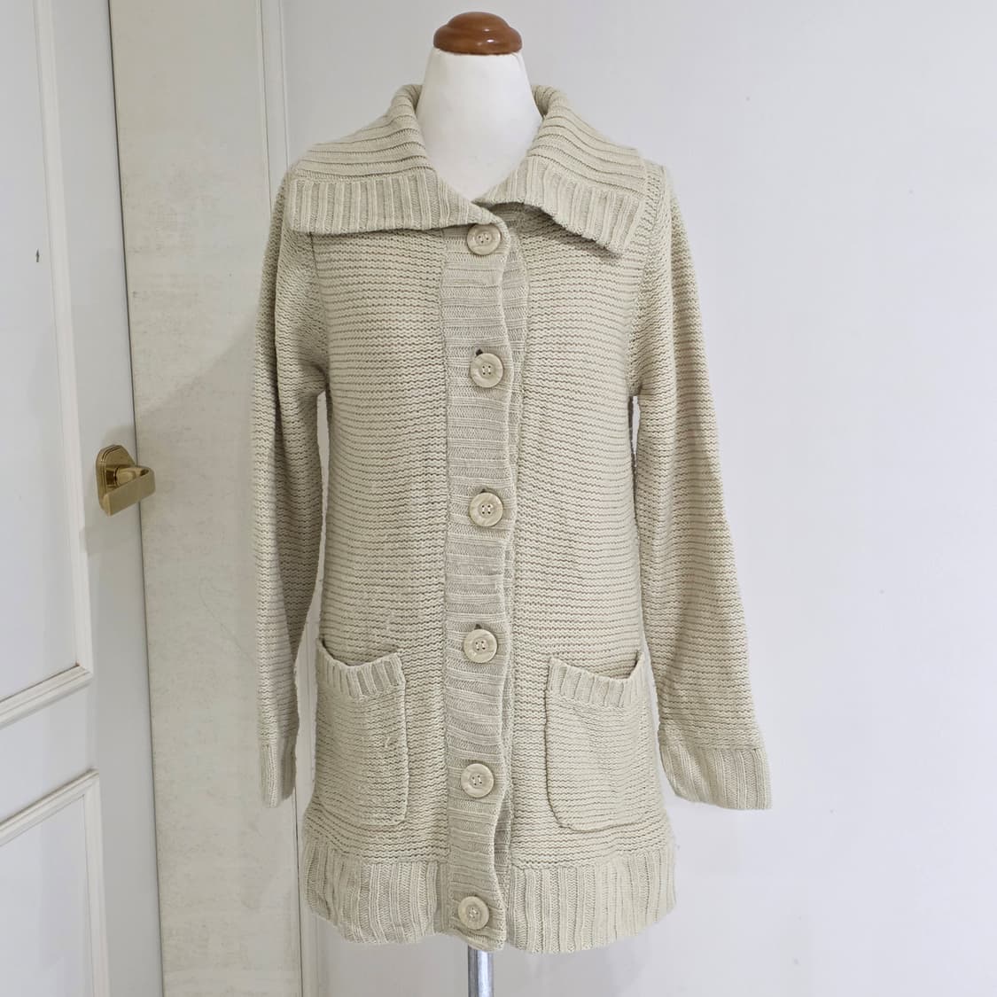 일본빈티지)하구미모리걸st 오트밀 로맨틱 빅버튼카라 니트짜임롱가디건 상품이미지2