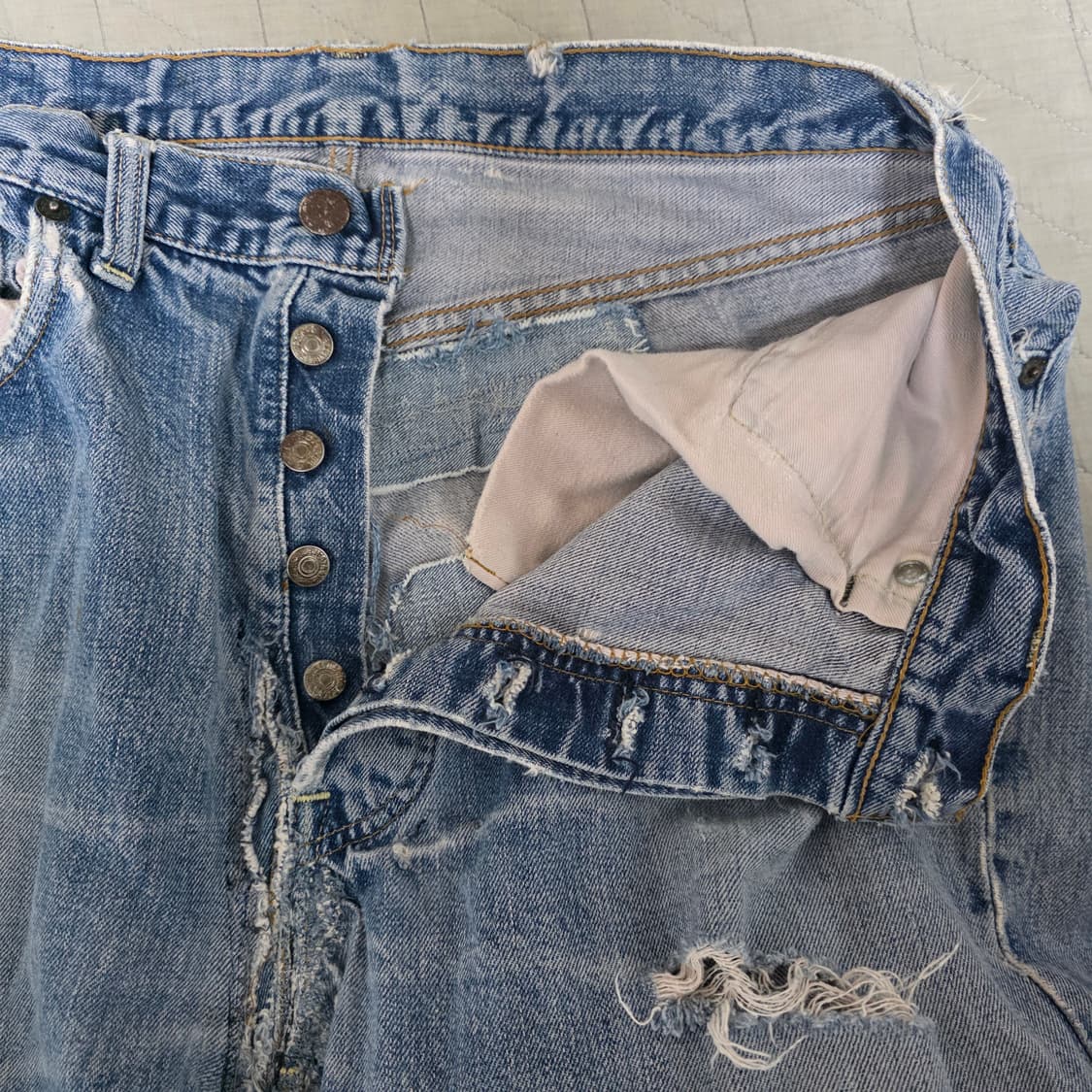 [34] 빈티지 리바이스 66전기 트래쉬드 501 데님팬츠 상품이미지4