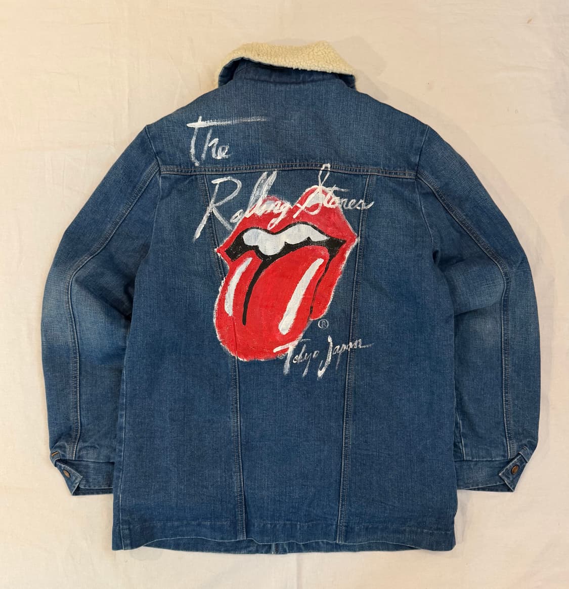 (일본100벌한정) 랭글러 롤링스톤즈 핸드 페인팅 쉐르파 초어 데님자켓 상품이미지2