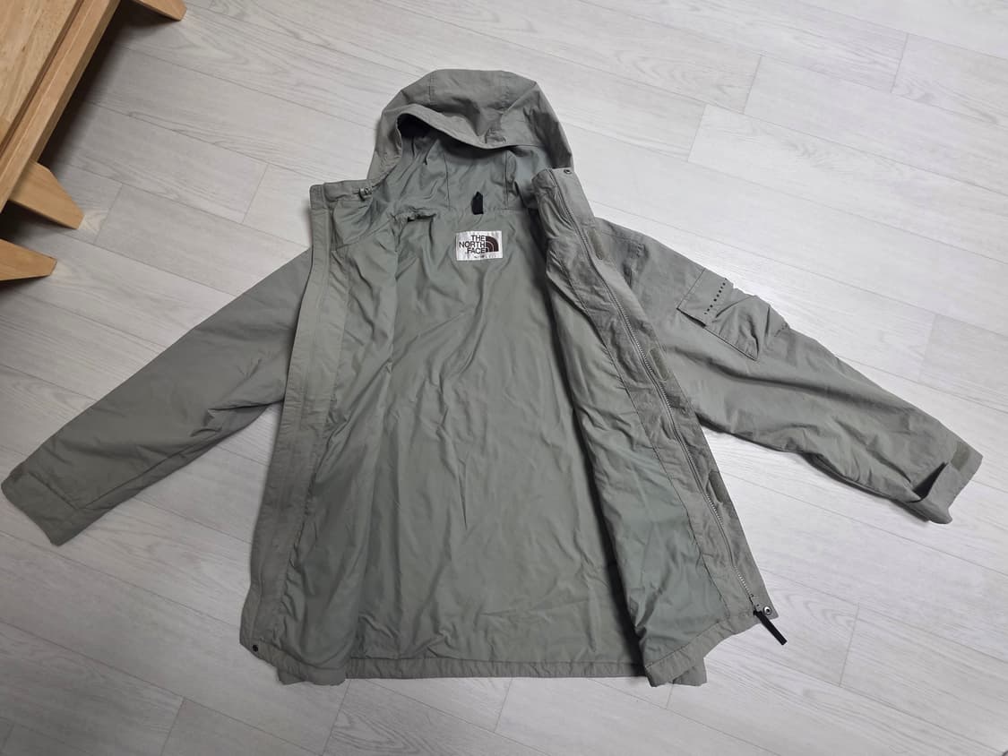 노스페이스 라이트 카키 맨톤 바람막이 XL사이즈 상품이미지2