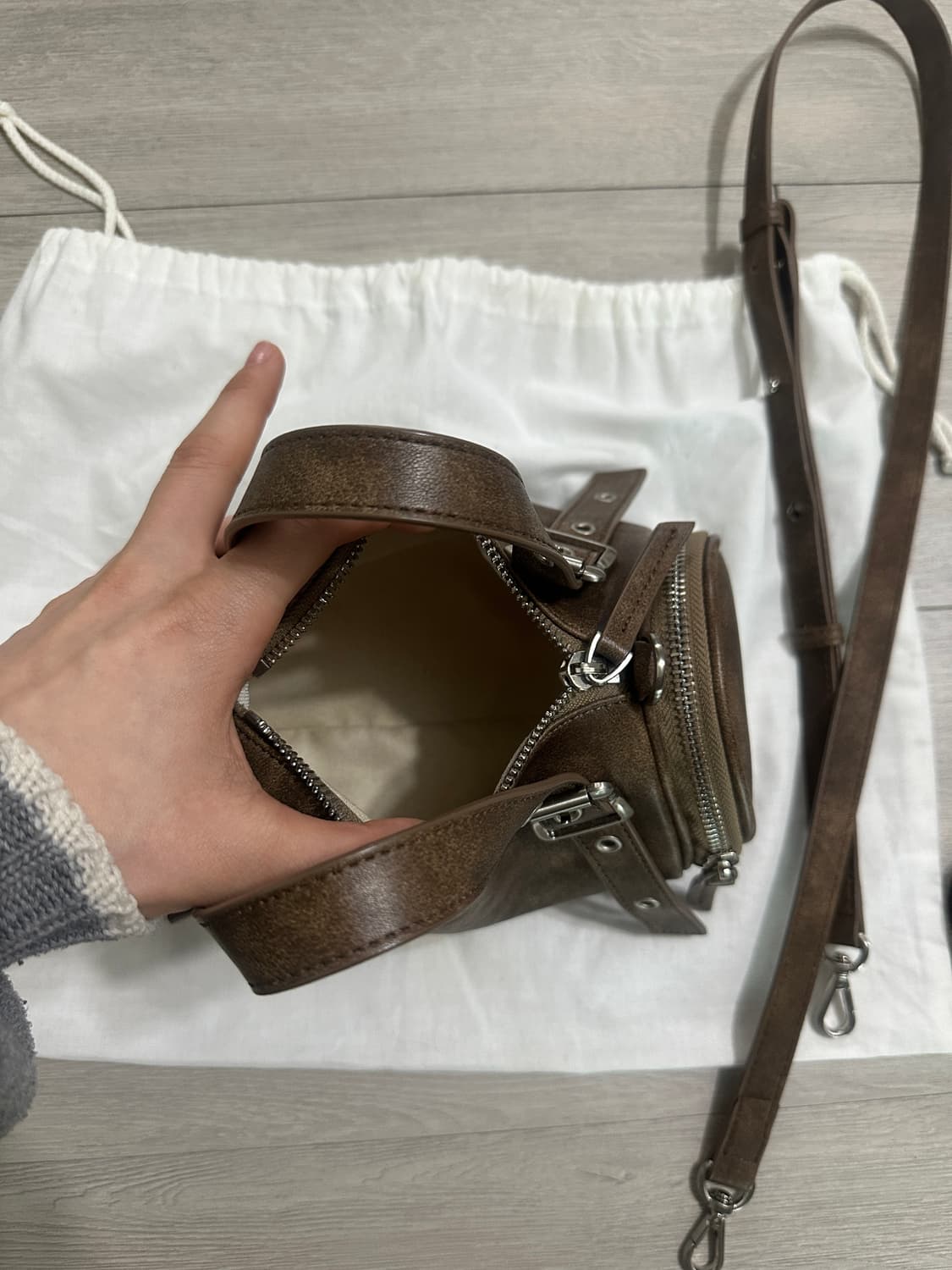 🤎샌드뮤지엄 오크백 미니 다크브라운 (현재 전 사이트 품절 색상) 상품이미지2