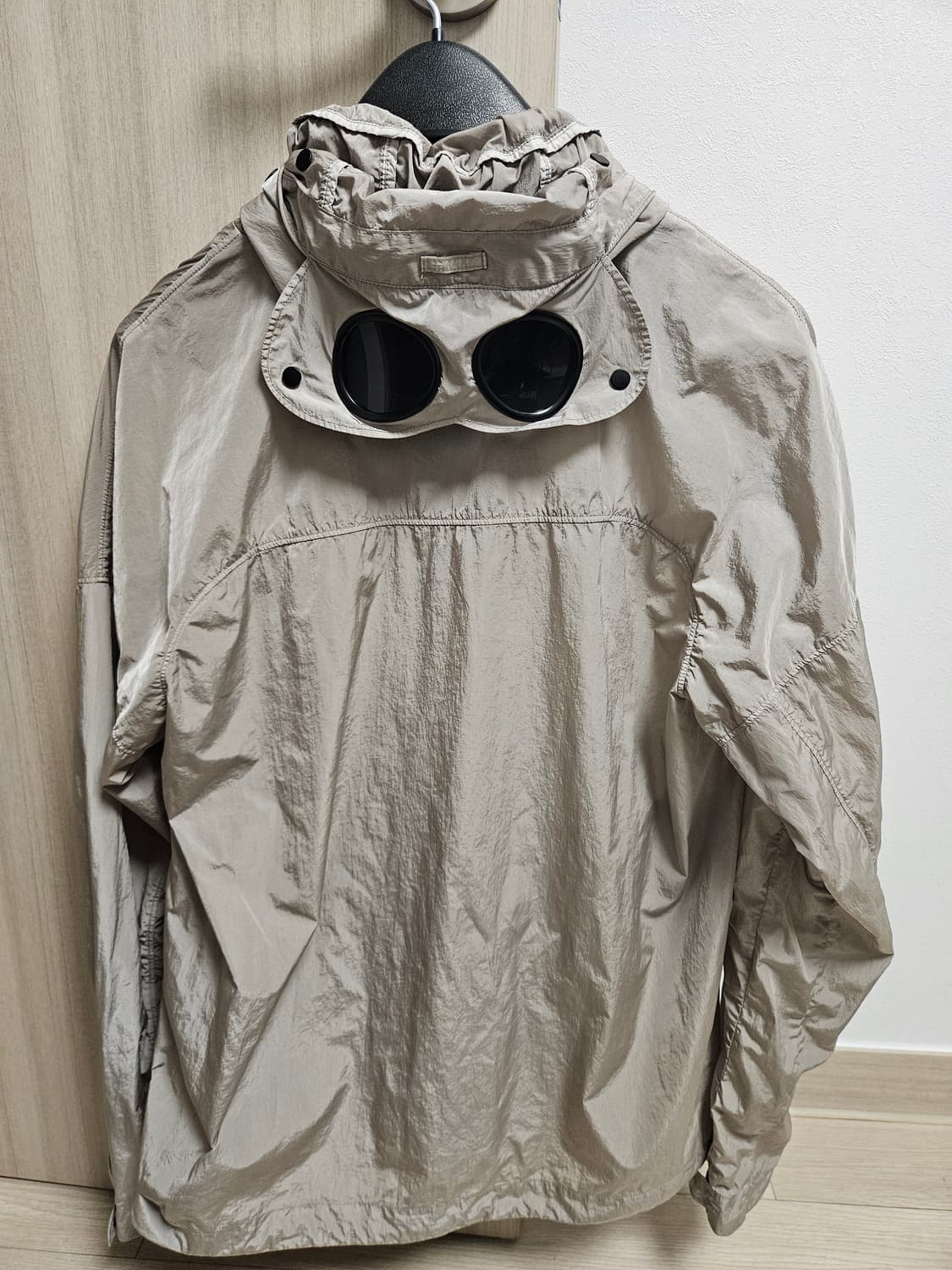 C.p. company 바람막이 35만원 팝니다 상품이미지2