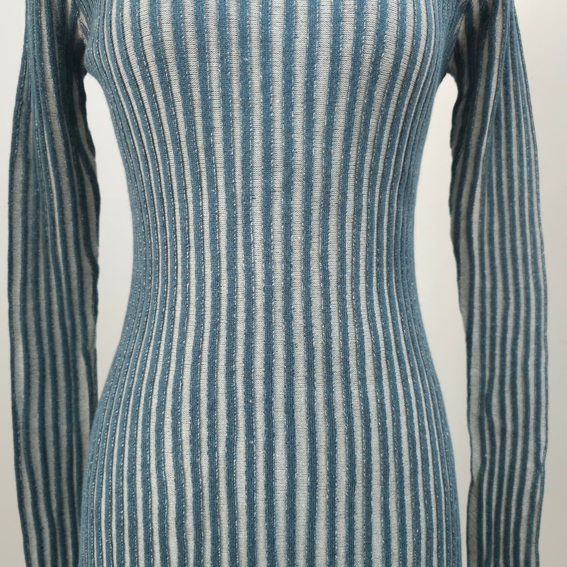 슬림핏 세로골지 하이넥 미니원피스  상품이미지5