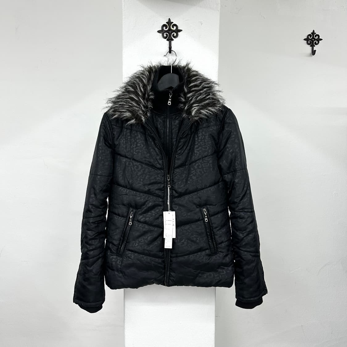 Semantic design leopard fur down jacket 상품이미지5