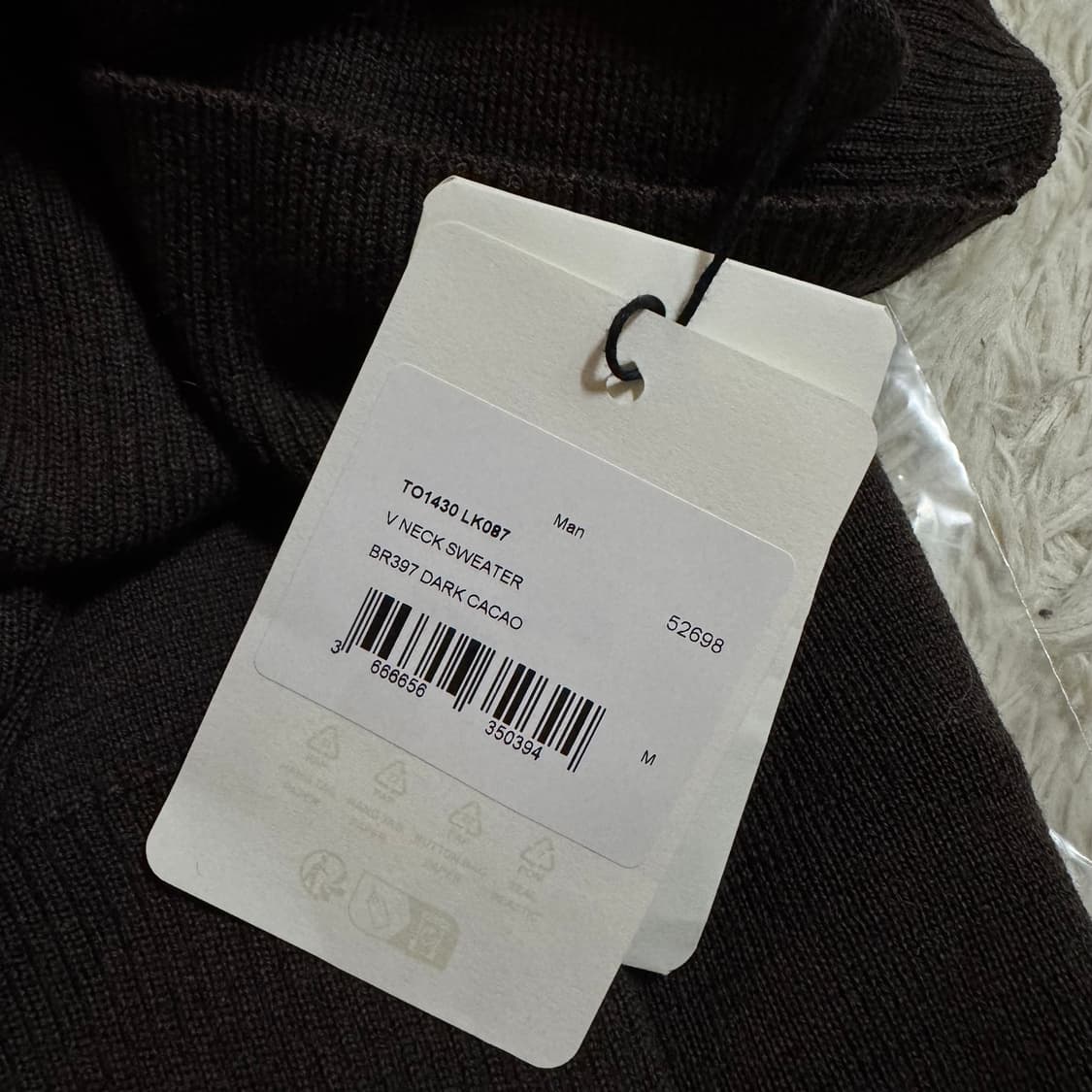 르메르 브이넥 스웨터 다크브라운 상품이미지4