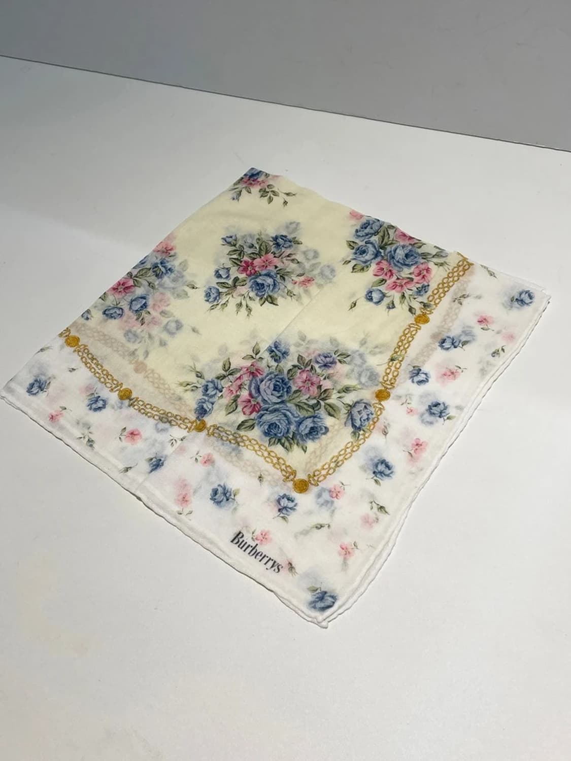 버버리 00s 시그니처 재팬 플라워 쁘띠 반다나 손수건 A1207 상품이미지3