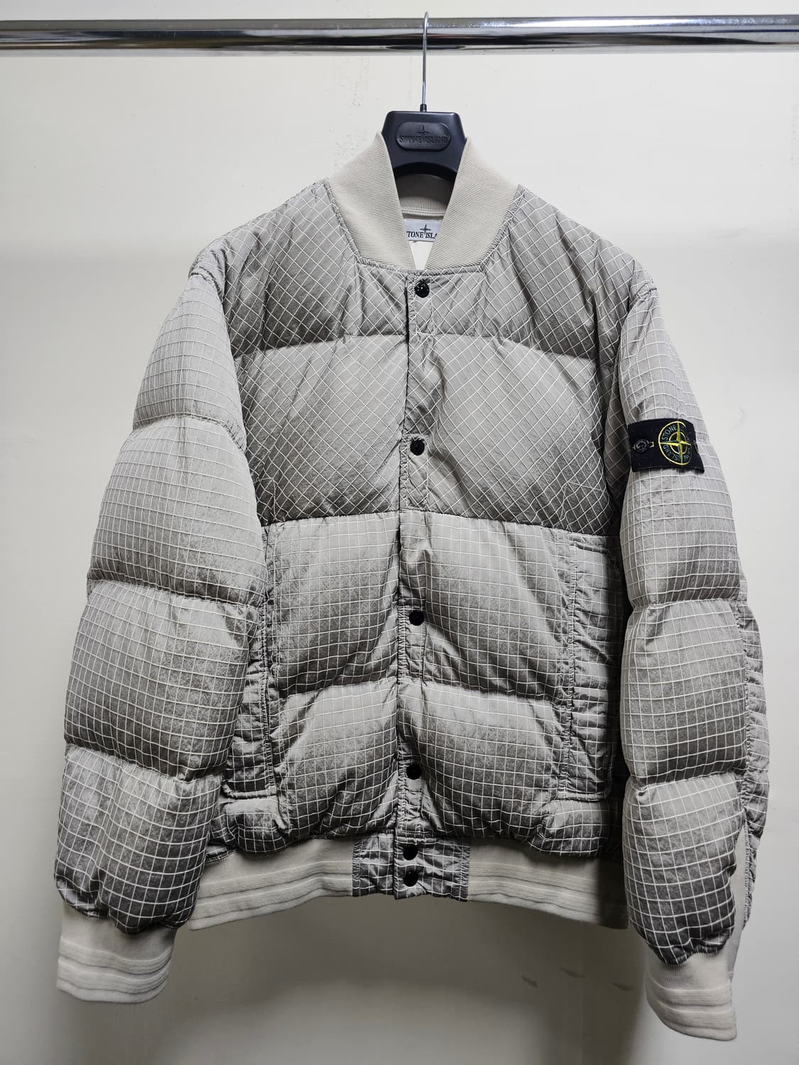 스톤아일랜드 MACRO RIPSTOP NYLON METAL DOWN-TC 상품이미지1