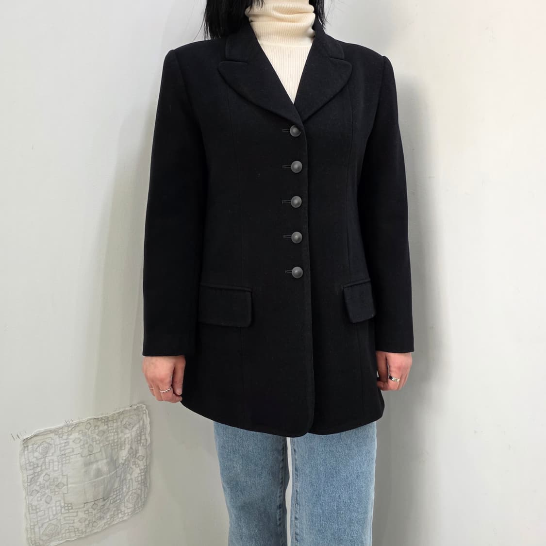 끌로에 여성 울 100 블랙 싱글 버튼 기본핏 자켓 상품이미지1