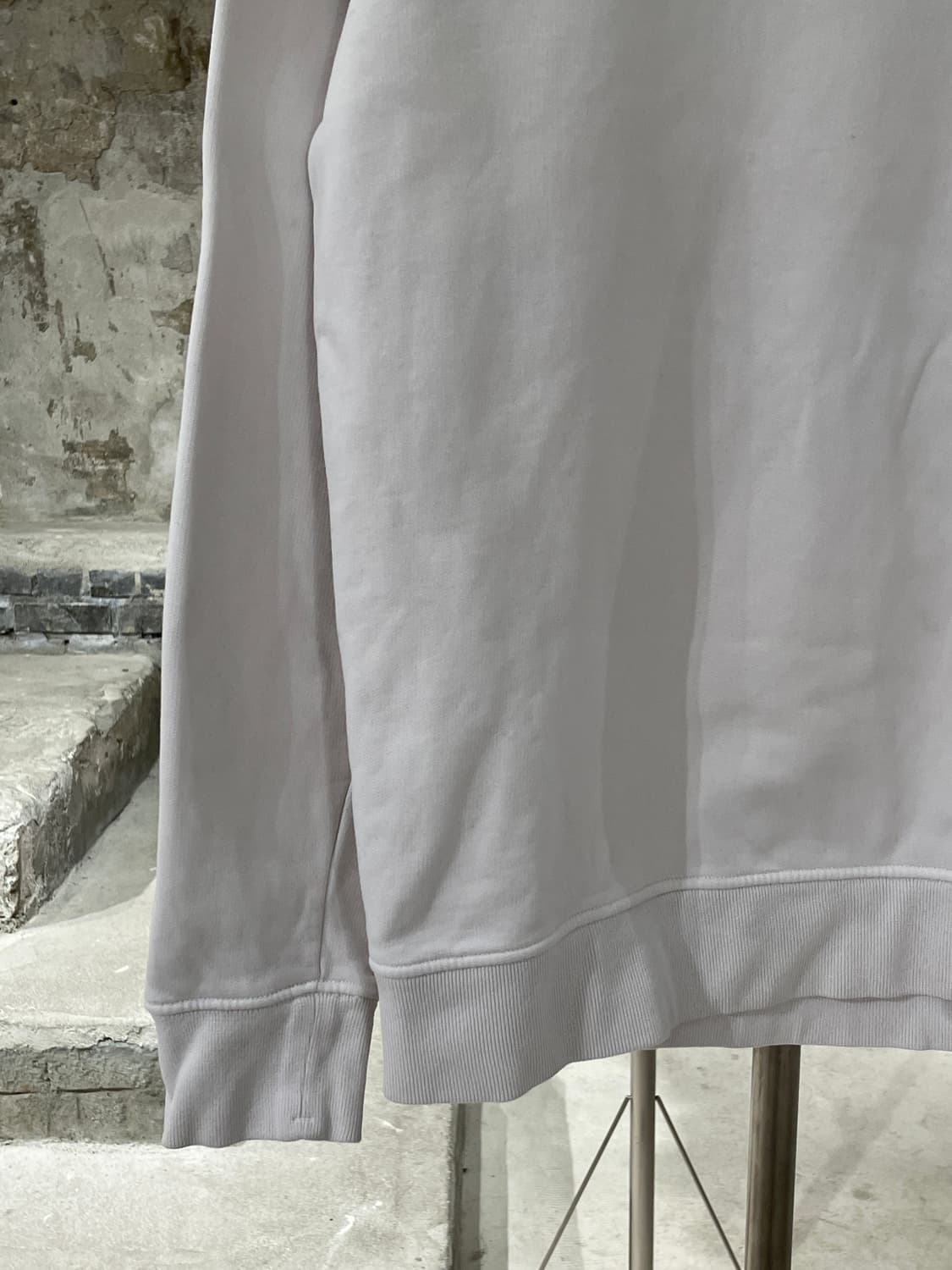 스톤 아일랜드 화이트 와펜 베이직 스웻 셔츠 상품이미지4