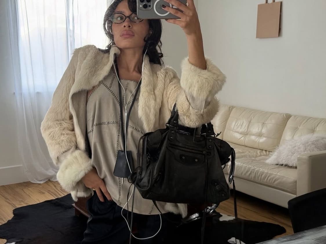 발렌시아가 클래식 시티백 미듐 판매합니다. 상품이미지10