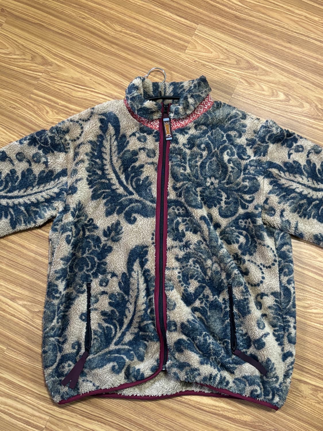 캐피탈 다마스크 패턴 플리스 집 블루존 베이지 상품이미지1