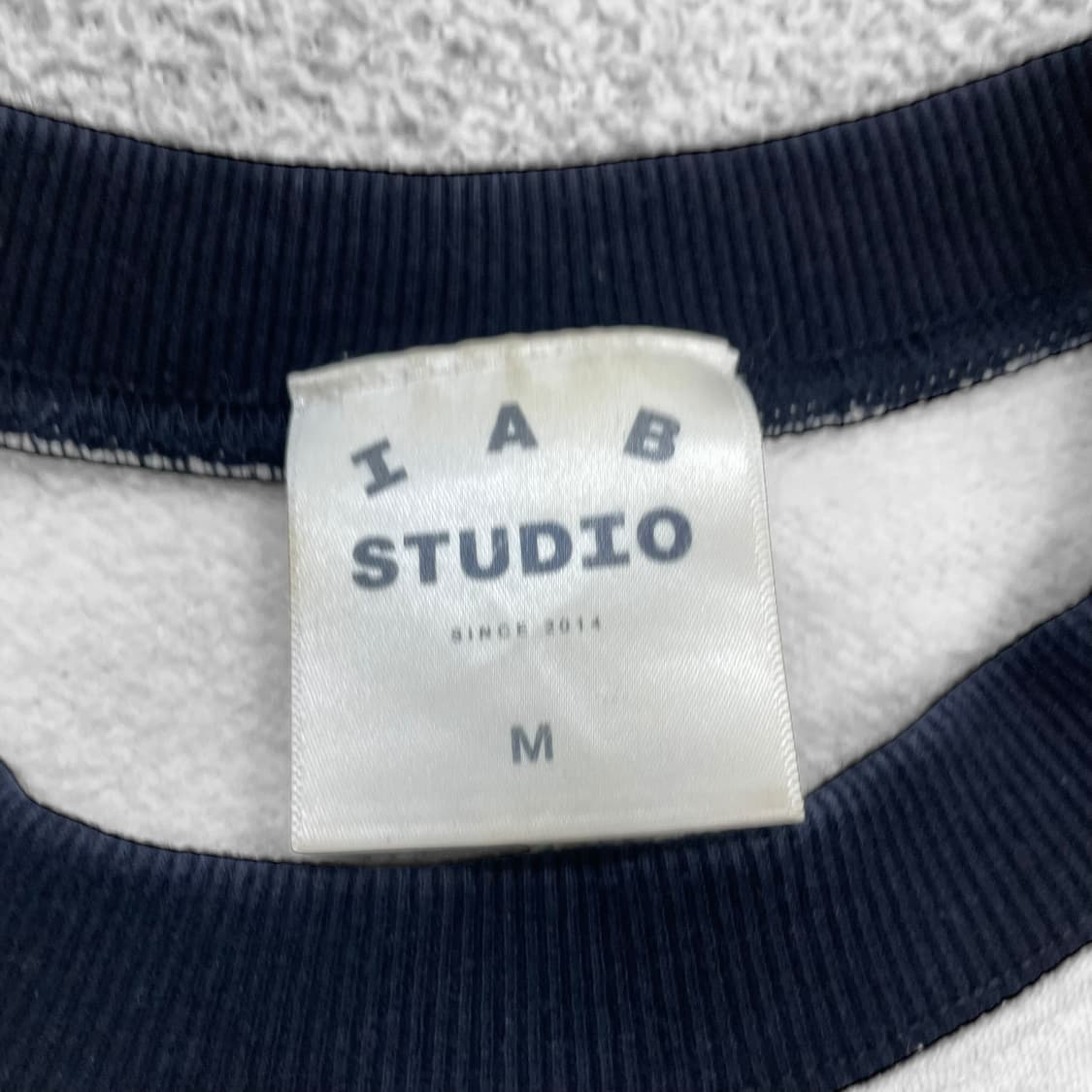 아이앱스튜디오 스펠 로고 스웨트셔츠 맨투맨 상품이미지5