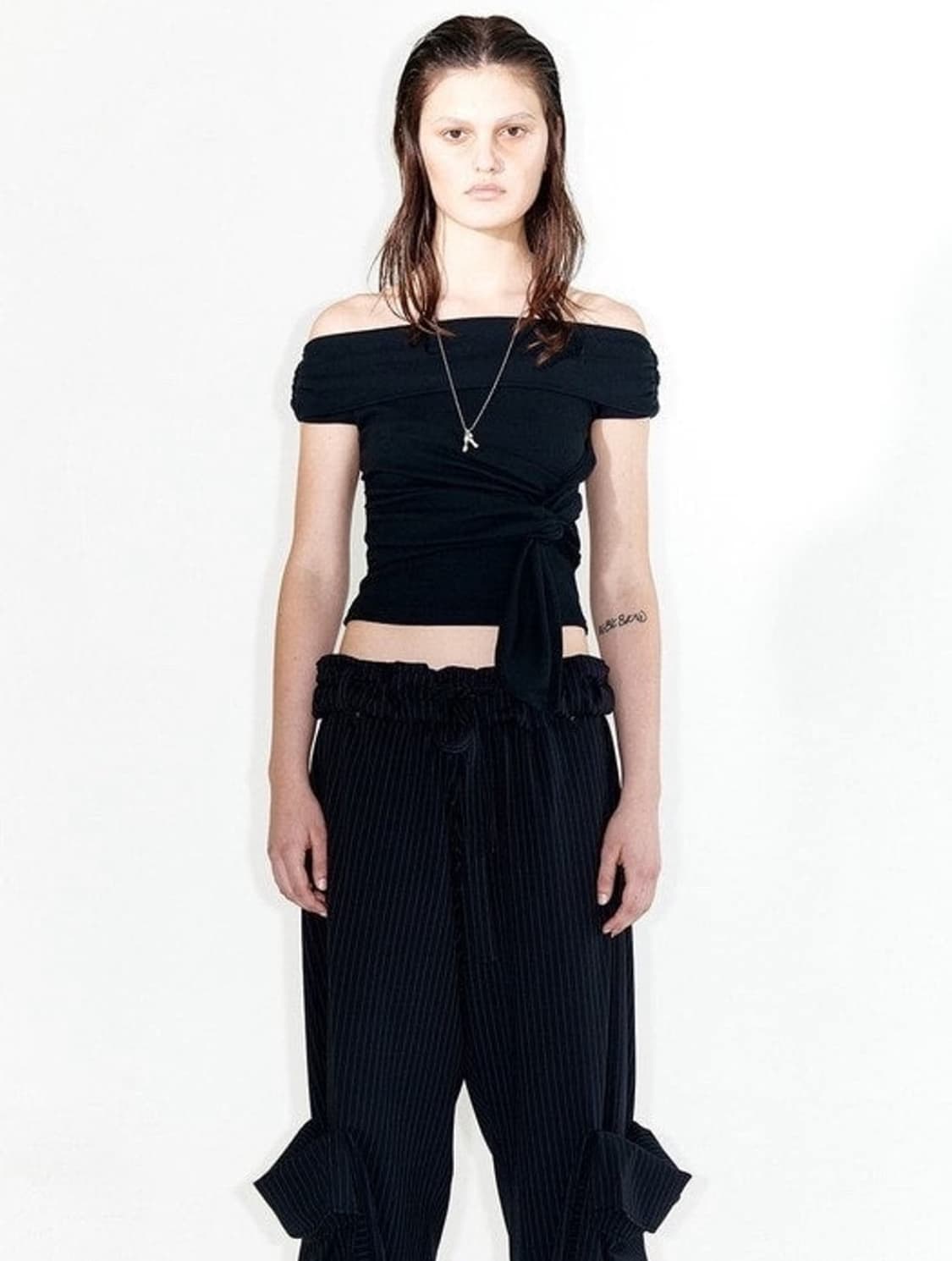 오픈와이와이 노티드 오프숄더탑 상품이미지1