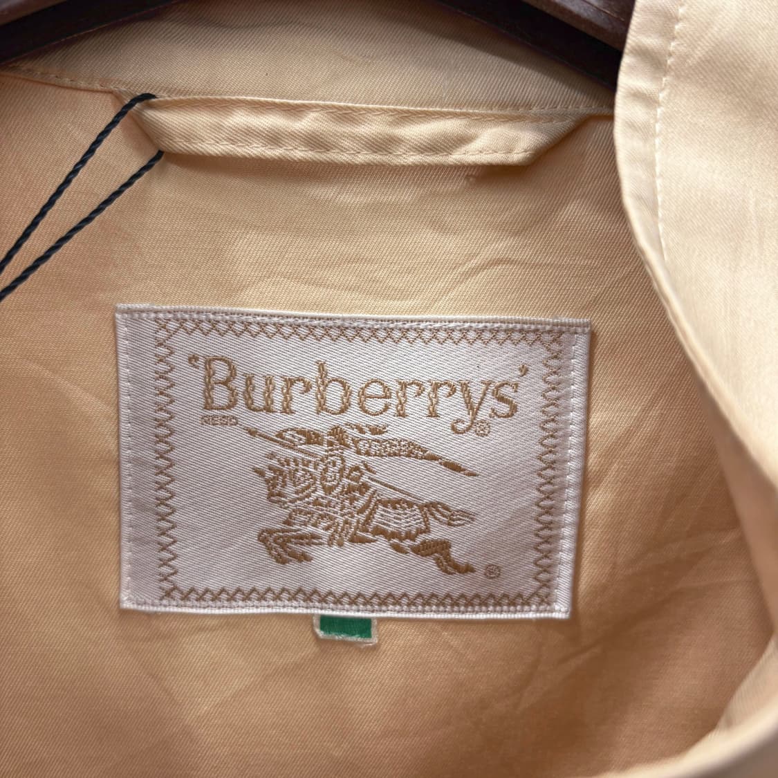 버버리 하이넥 블루종 자켓 숄더 요크 디테일 루즈핏 베이지 상품이미지6