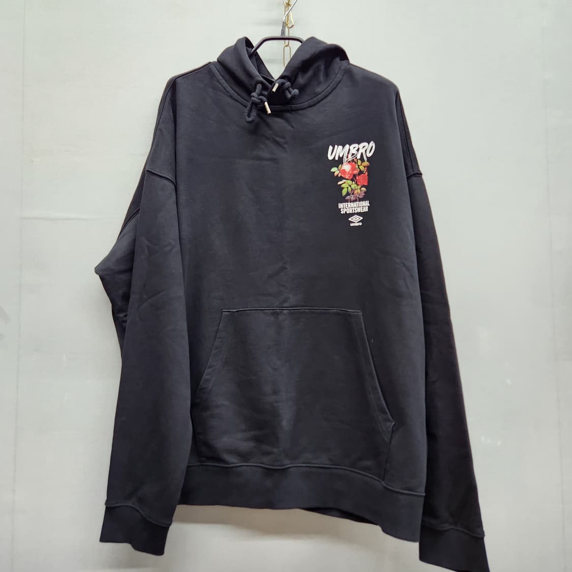 엄브로 플라워 빈티지 프린팅 후드티 100(2XL) 상품이미지2