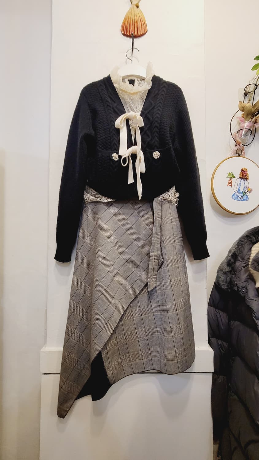 시스템 리본 케이블 가디건.보브 언발체크스커트 상품이미지1