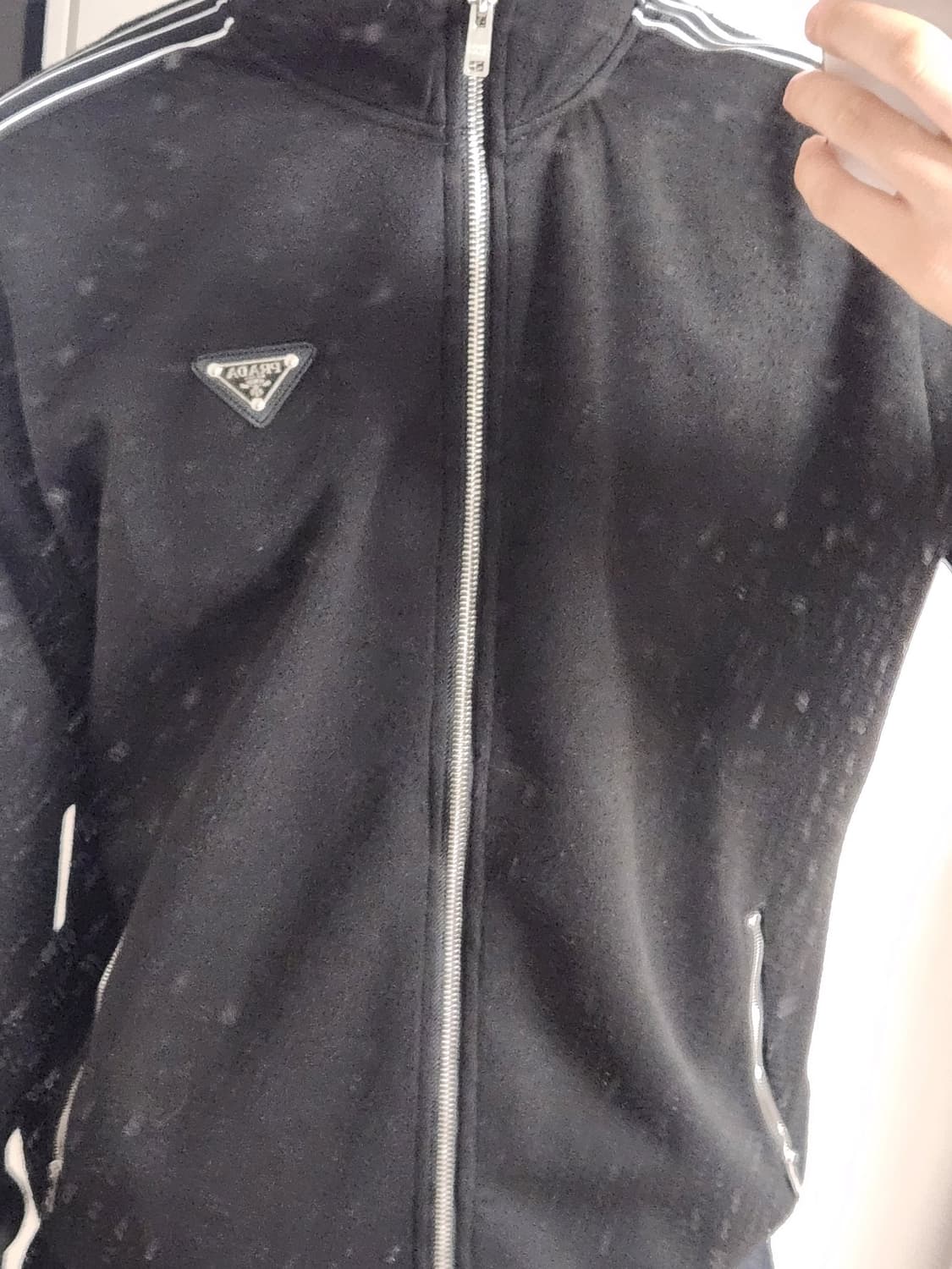 상태좋은 프라다 집업 상품이미지2