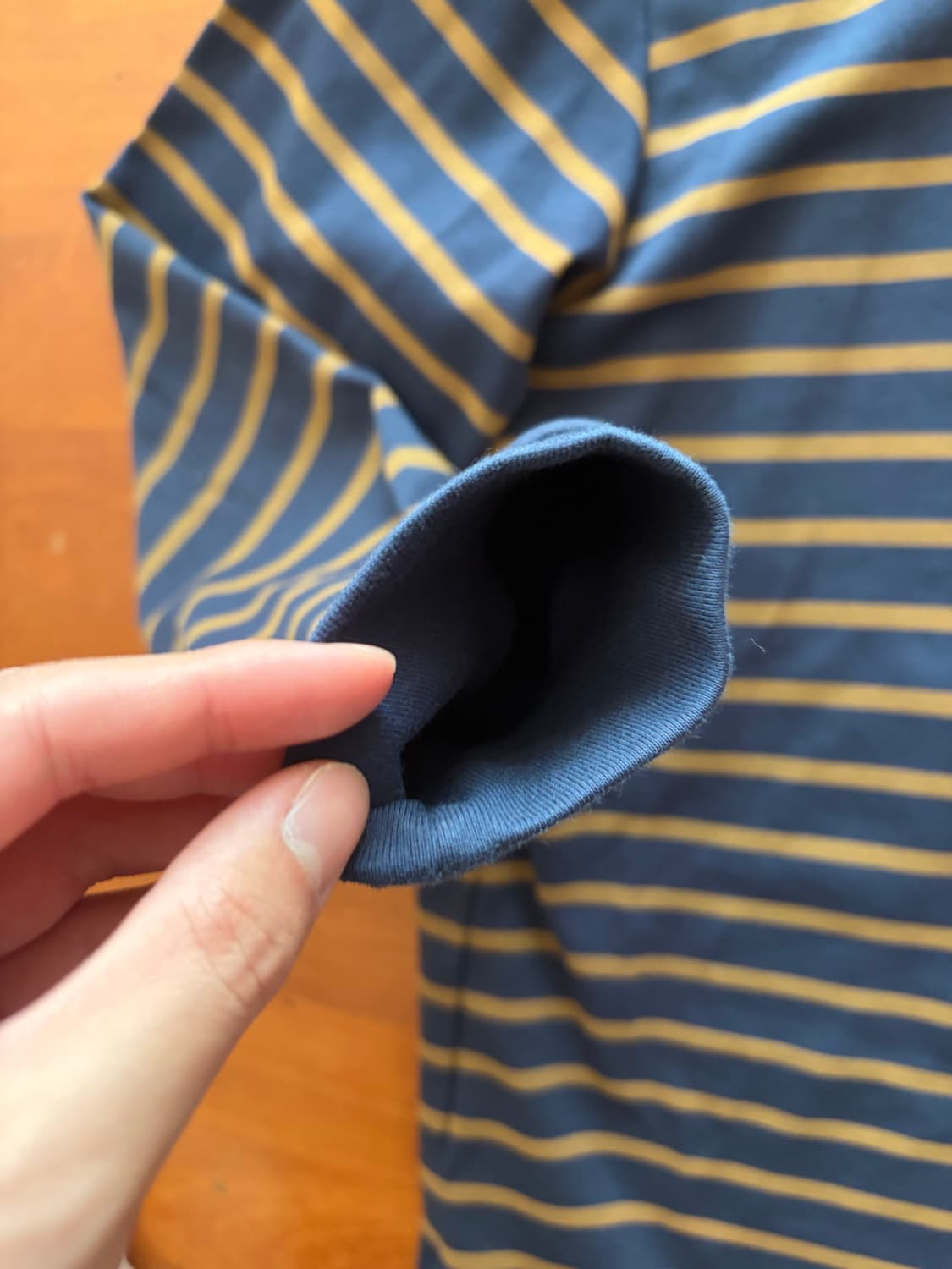 유니클로 에어리즘 롱슬리브 m 상품이미지3